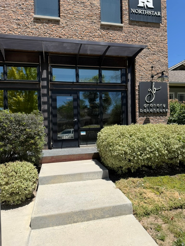 This is a fantastic opportunity to lease hard to find space in the Ninth and Ninth area of Salt Lake City.  Suite 102 on the main floor of the well-known "Tsunami Building" is now available.  695 Square feet with an additional 50 Square feet of storage and a sun drenched 145 Square foot patio await the next business ready to occupy this space.  Great for many uses, and exterior signage for great exposure.