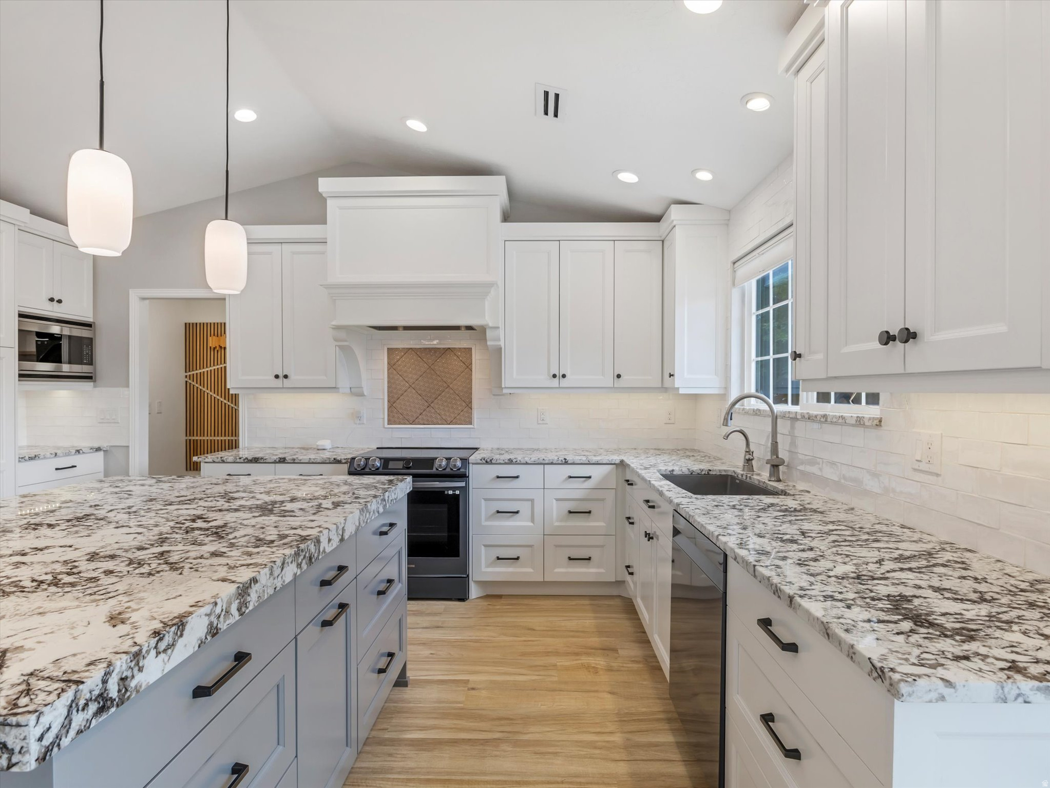 HEATHERWOOD ESTATES - Residential