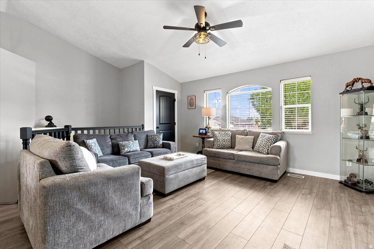 EAST POINTE ESTATES - Residential