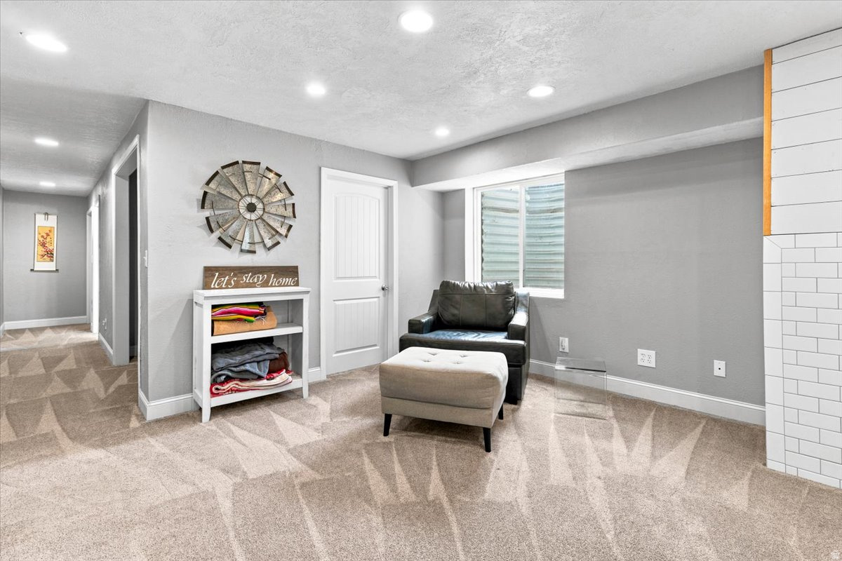 EAST POINTE ESTATES - Residential