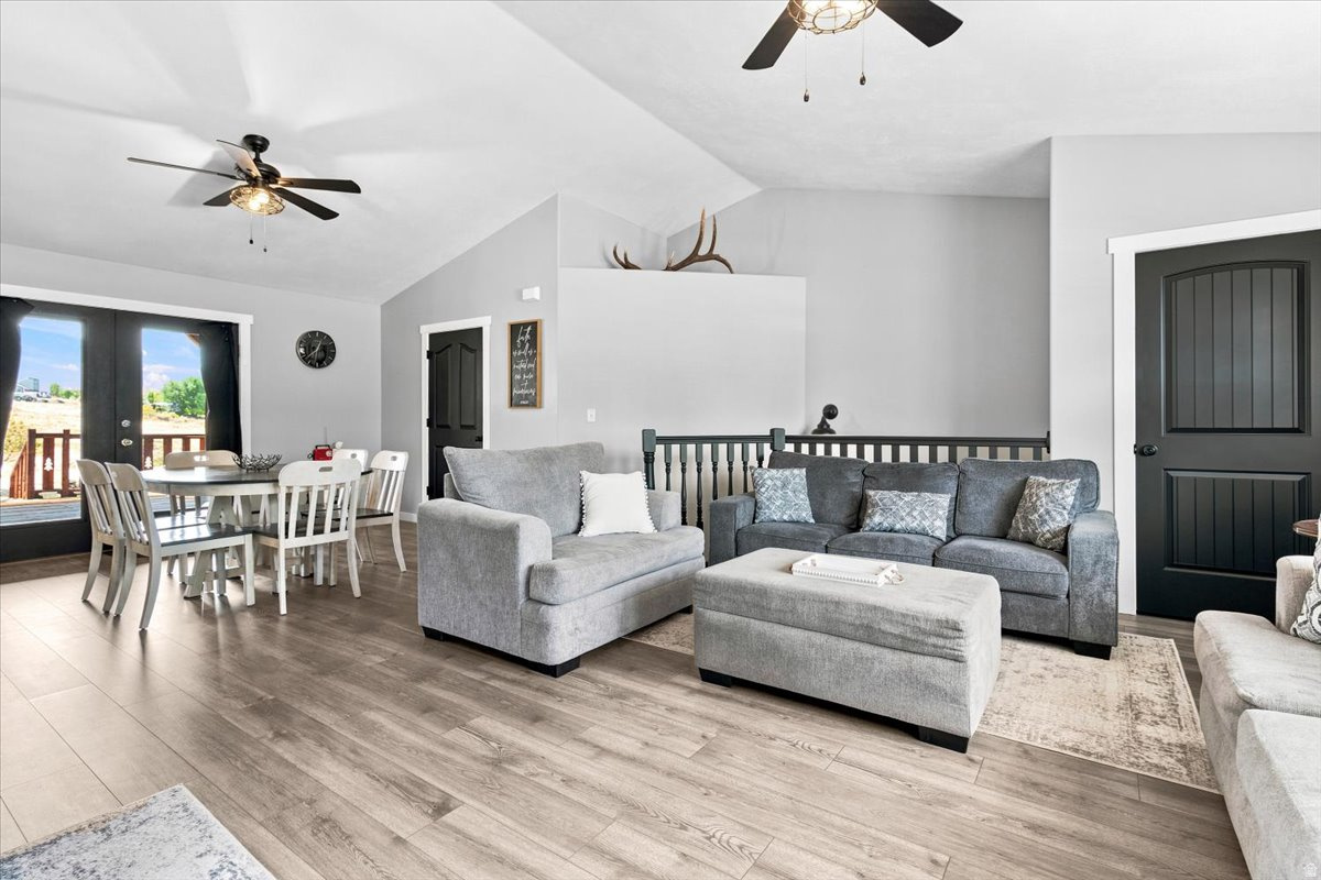 EAST POINTE ESTATES - Residential