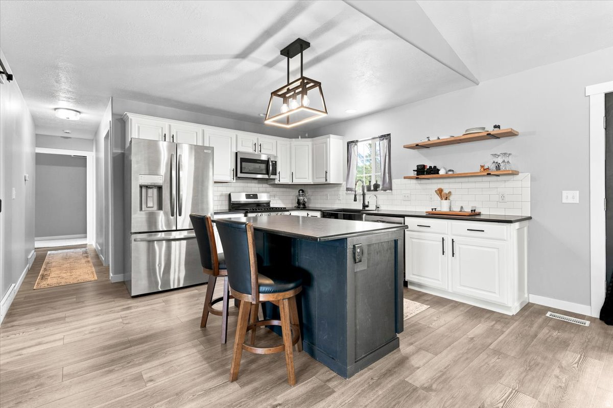 EAST POINTE ESTATES - Residential