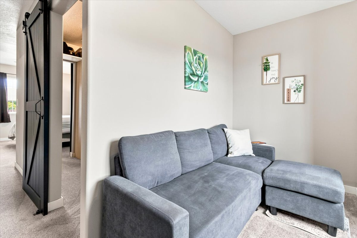 EAST POINTE ESTATES - Residential