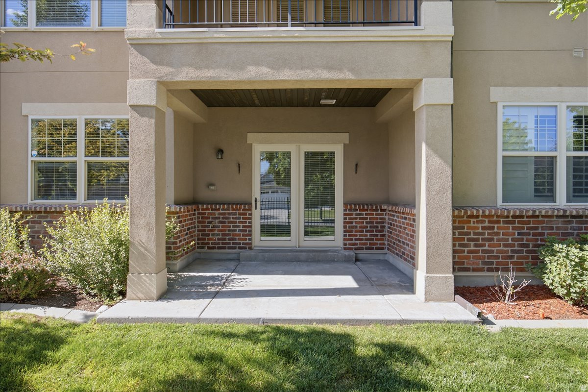 TOWNS AT IVORY HIGHLANDS - Residential