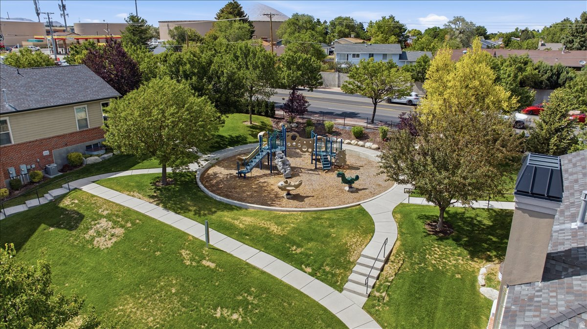 TOWNS AT IVORY HIGHLANDS - Residential