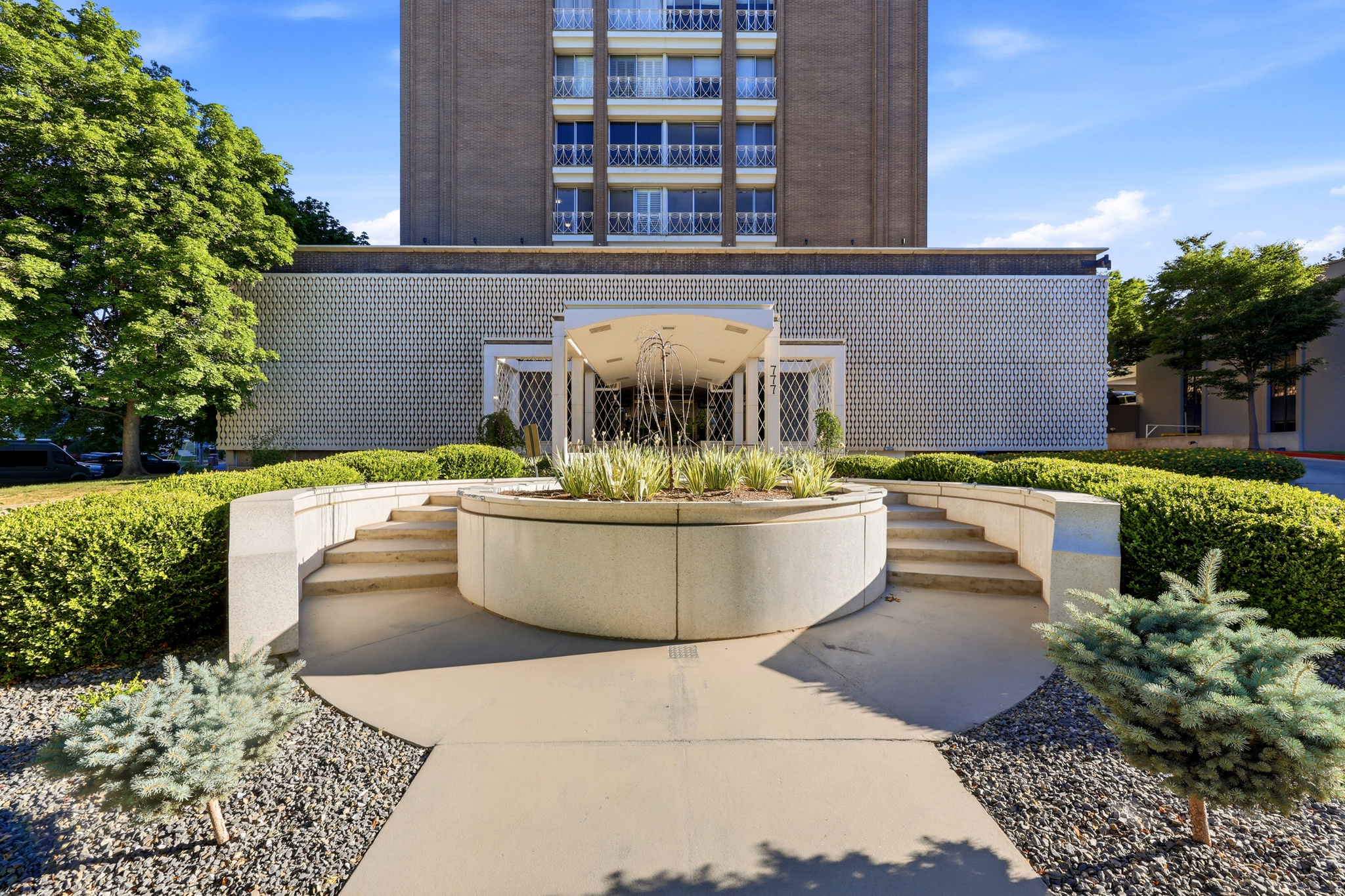 BONNEVILLE TOWER - Residential