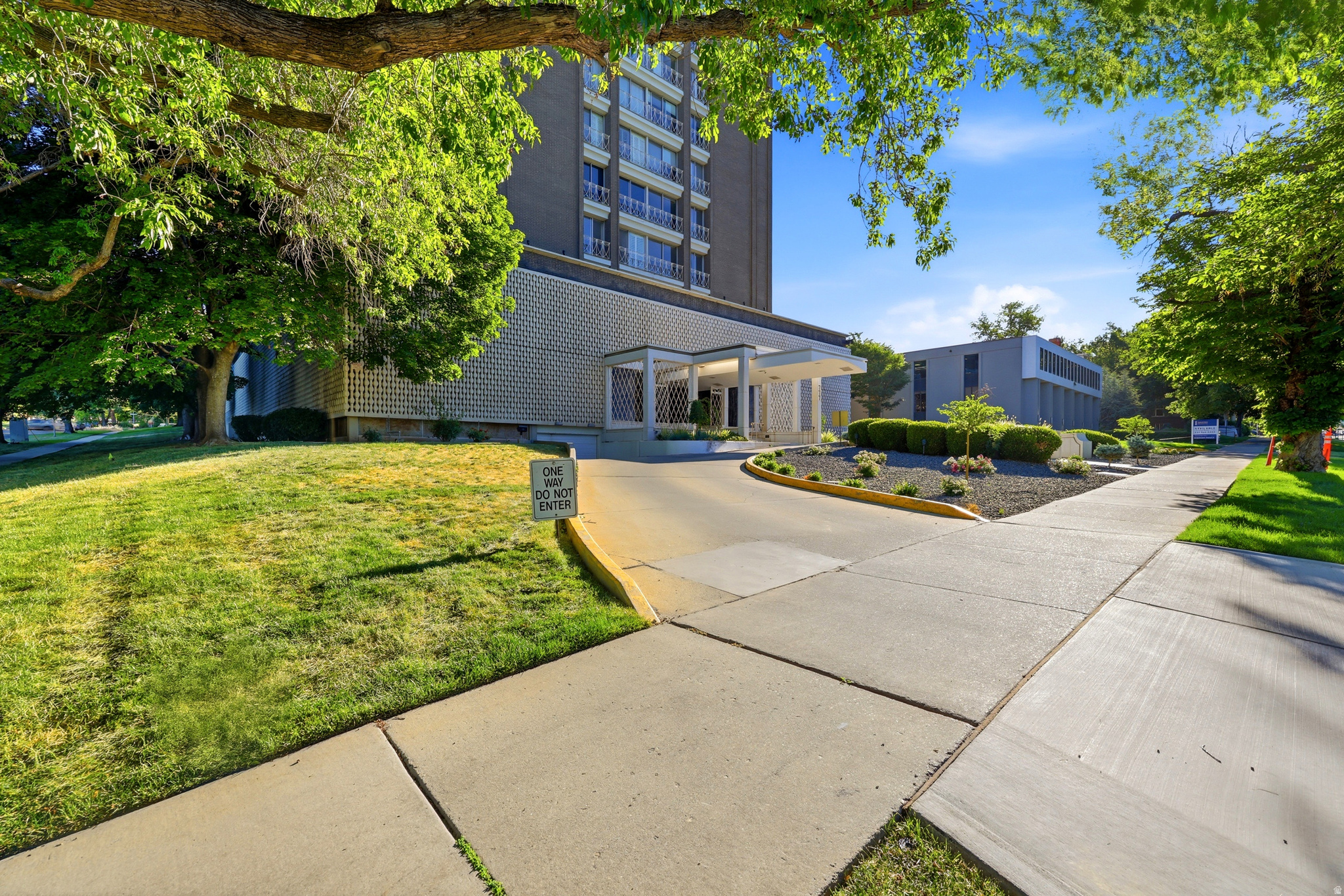 BONNEVILLE TOWER - Residential