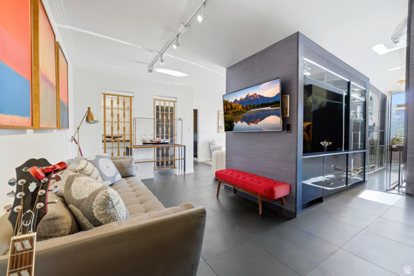 BONNEVILLE TOWER - Residential
