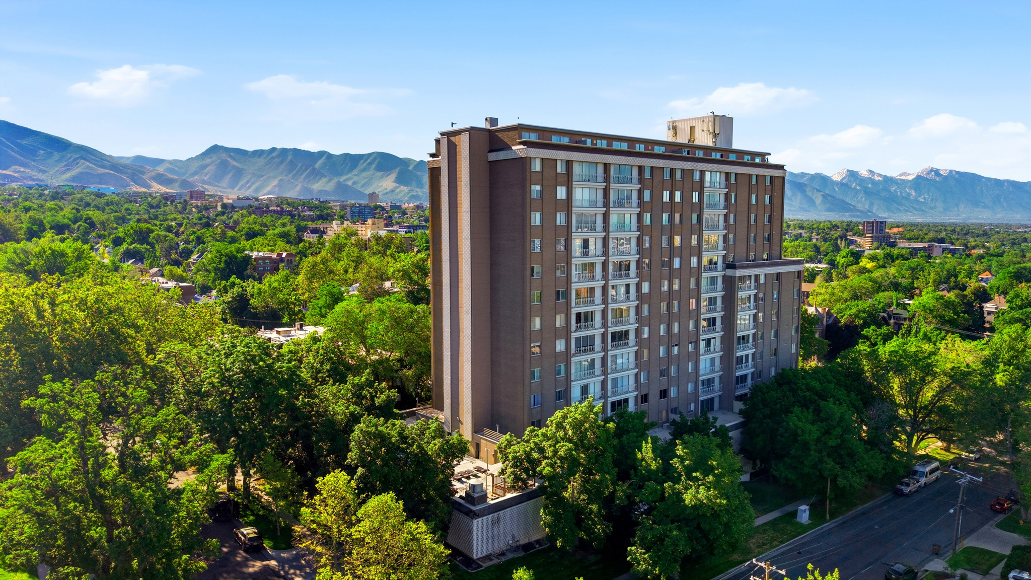 BONNEVILLE TOWER - Residential