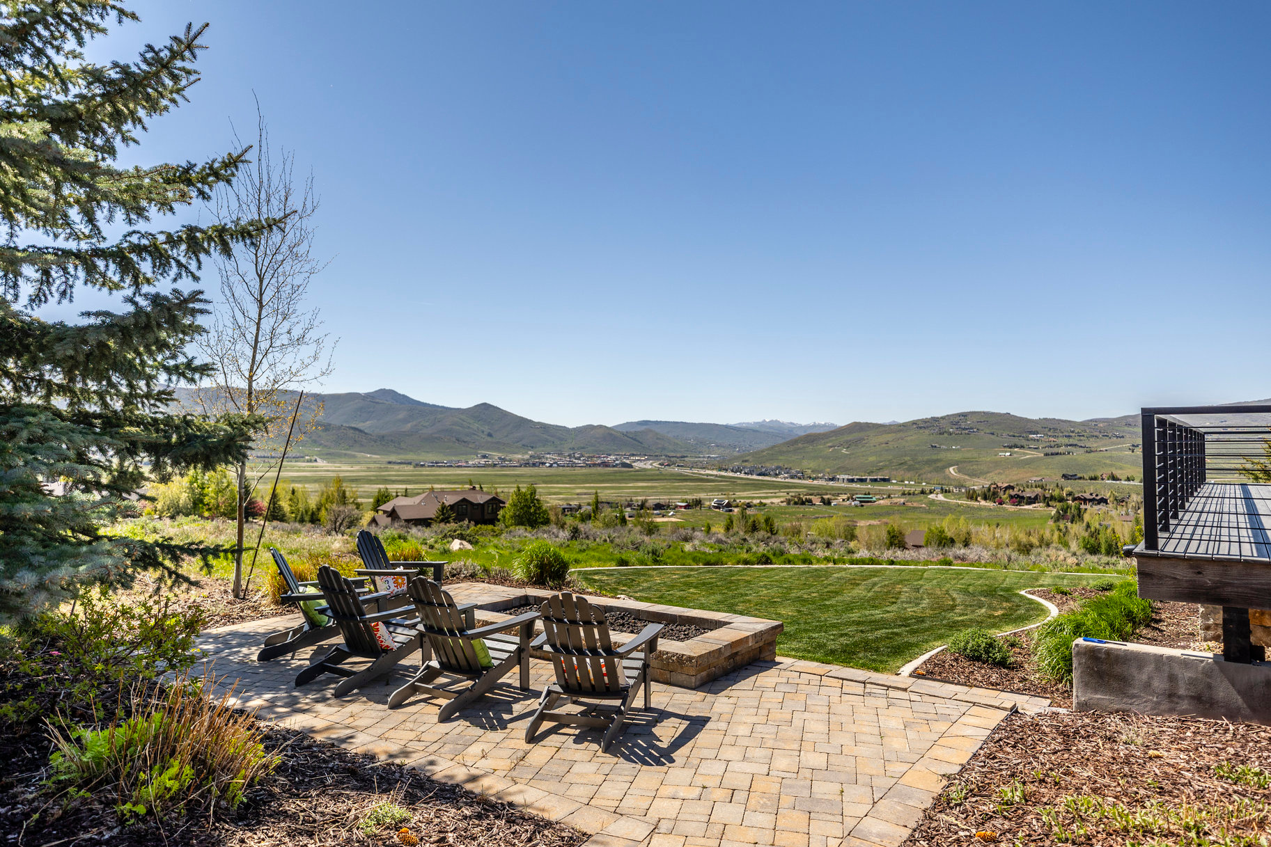 MOUNTAIN RANCH ESTATES - Residential