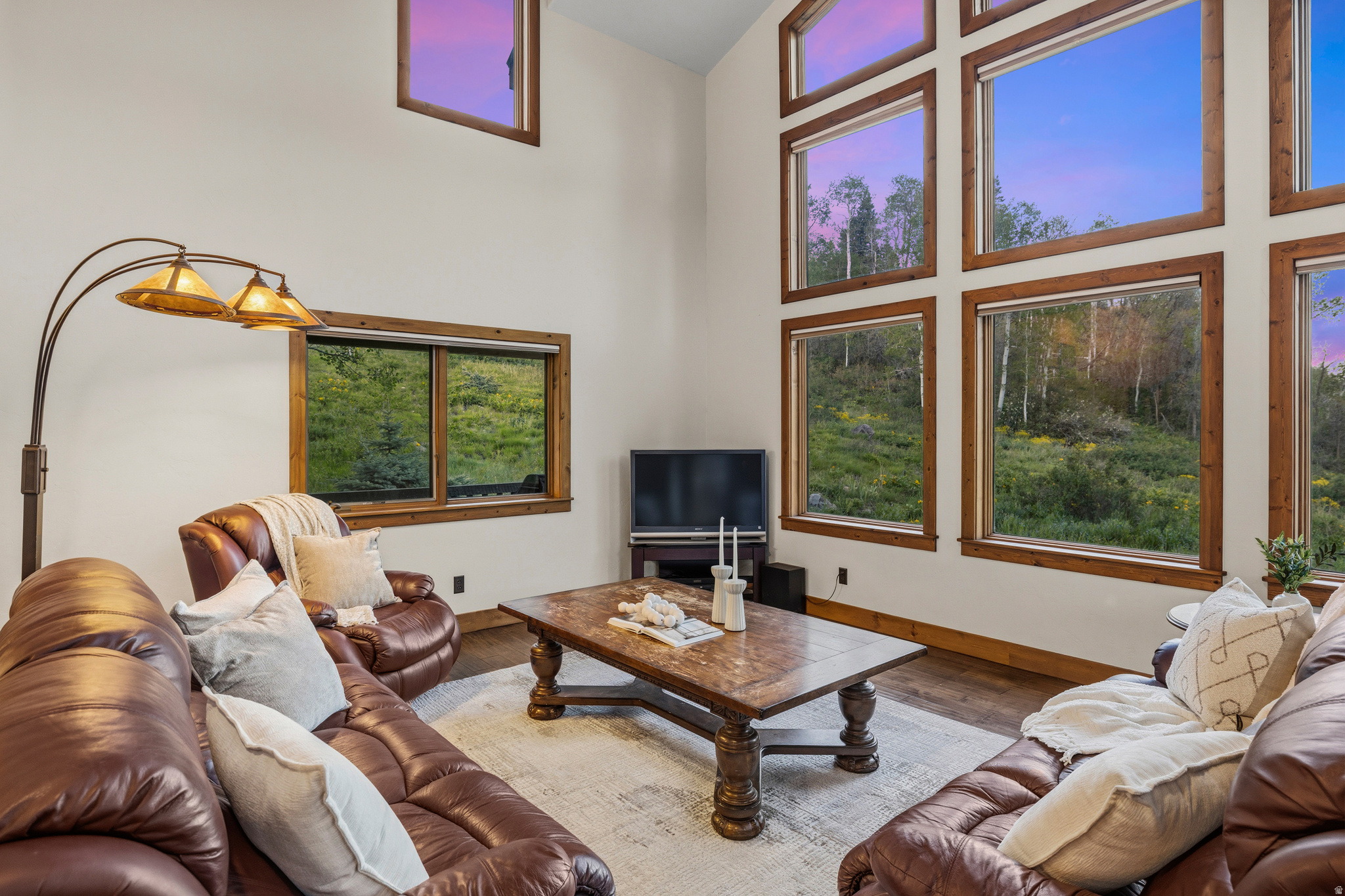 PINE MEADOWS - Residential