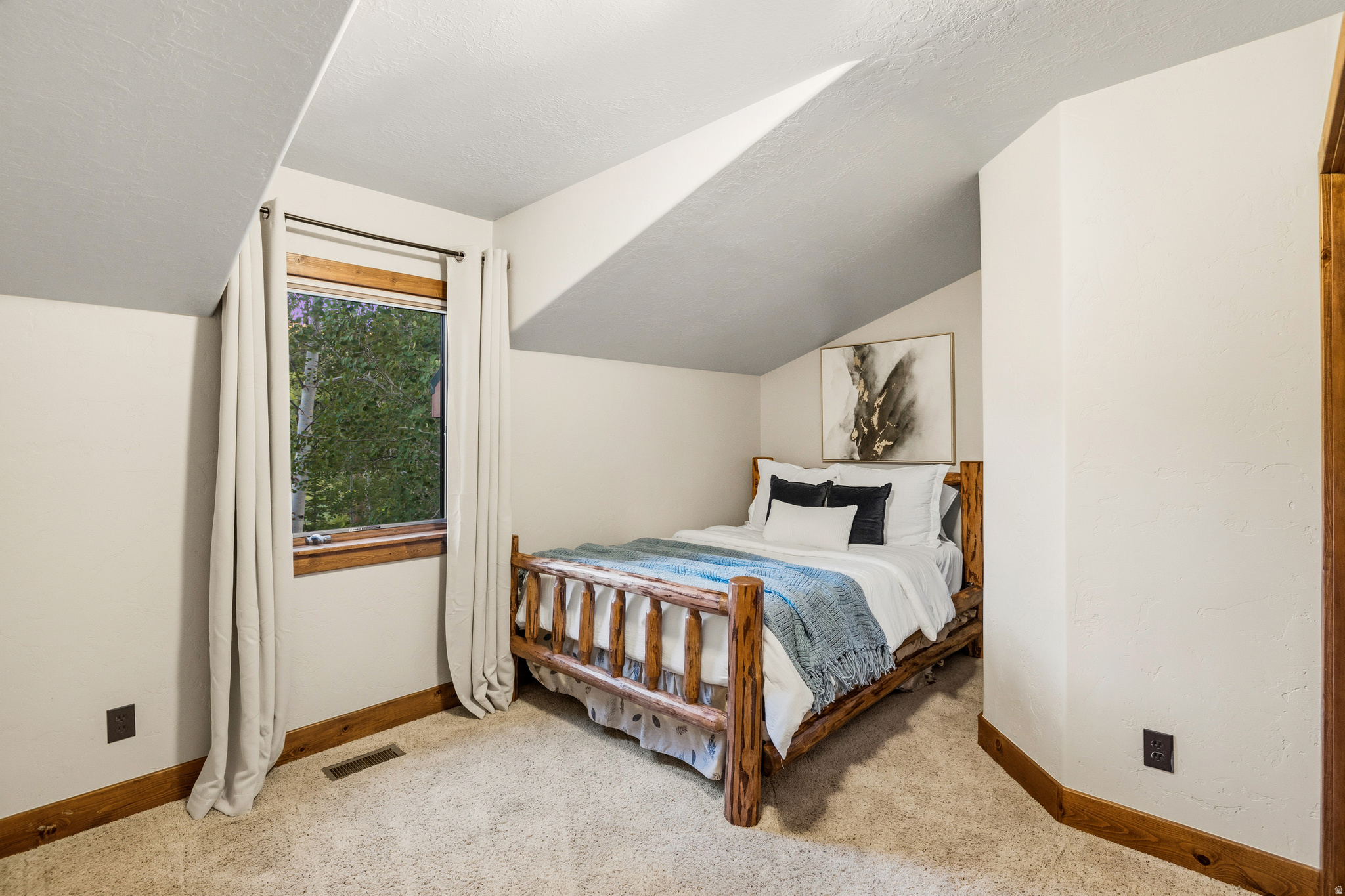 PINE MEADOWS - Residential