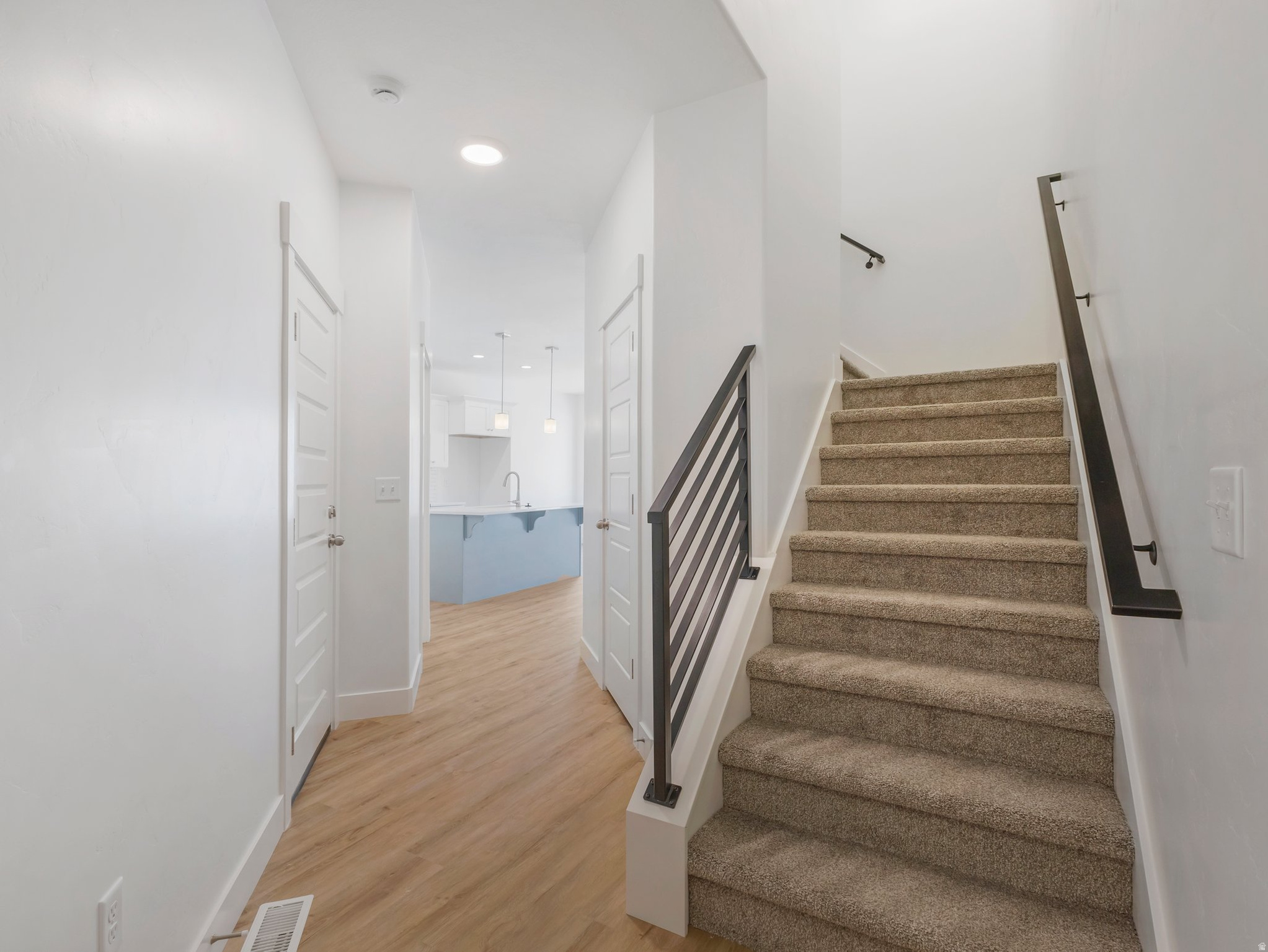 MOUNTAIN RIDGE - Residential
