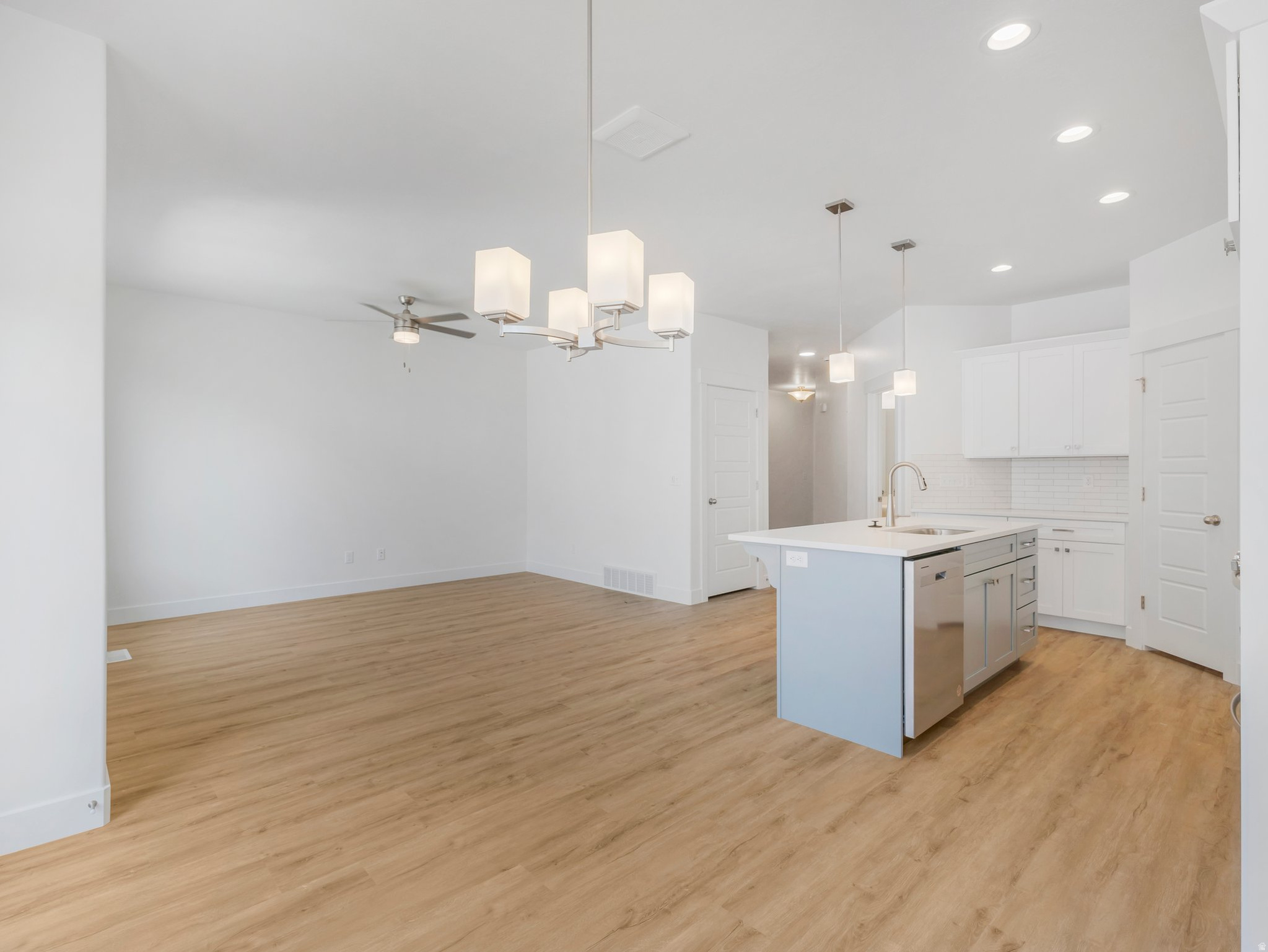 MOUNTAIN RIDGE - Residential
