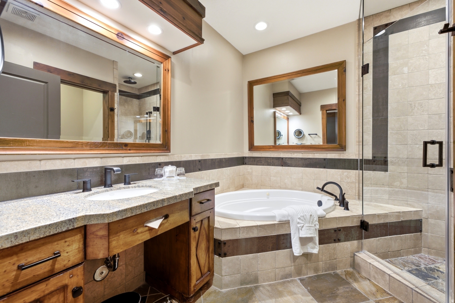 HOTEL PARK CITY - Residential