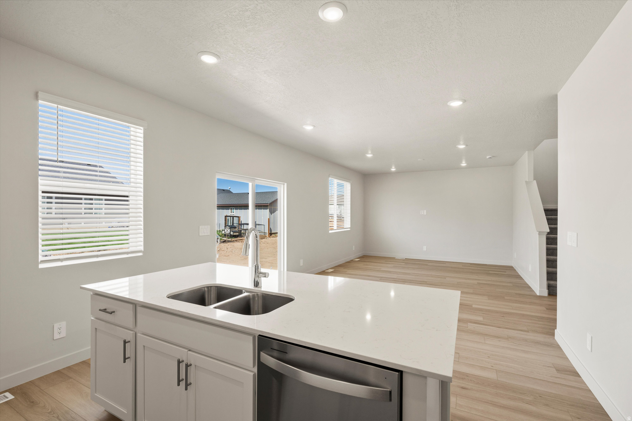 STRATTON ACRES - Residential