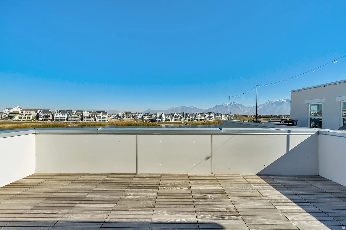 MARINA VILLAGE- DAYBREAK - Residential