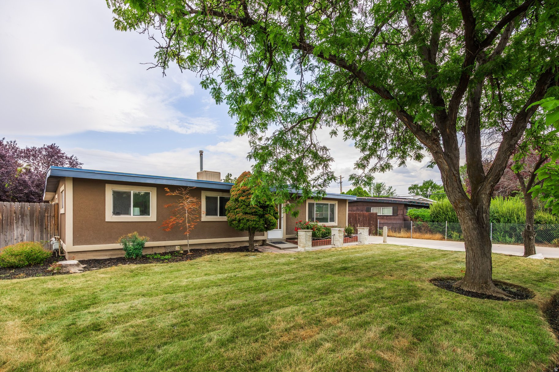HILLSDALE - Residential