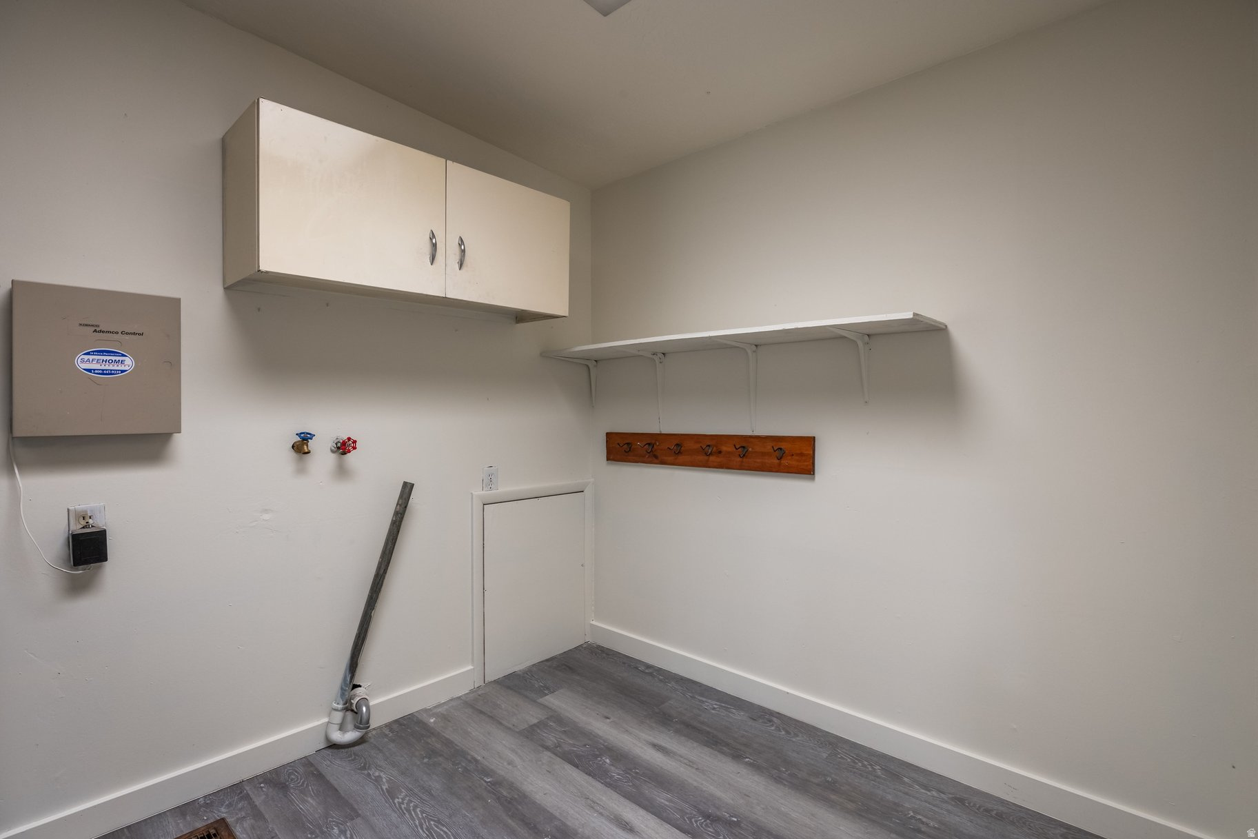 HILLSDALE - Residential
