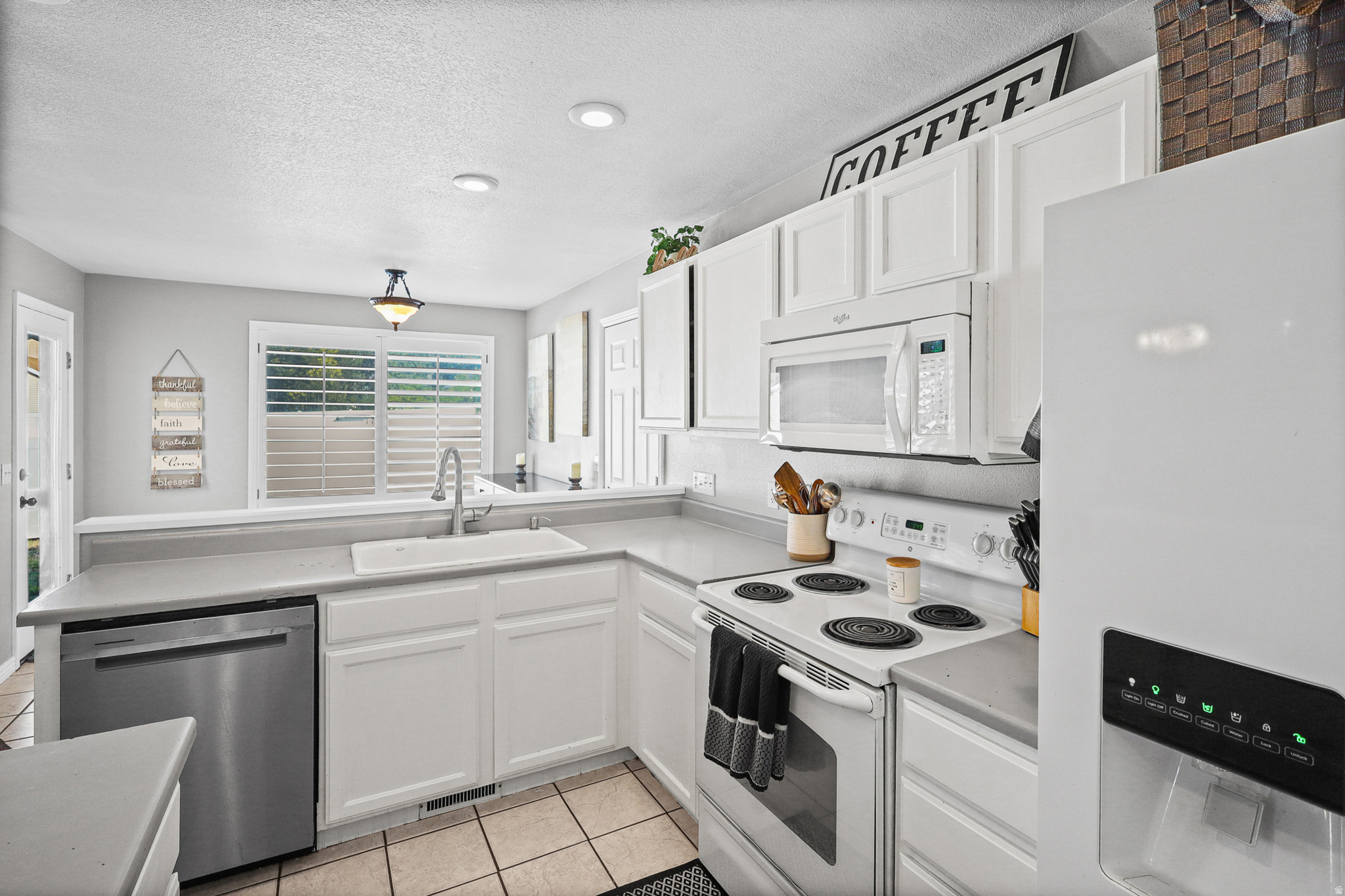 OVERLAKE ESTATES - Residential
