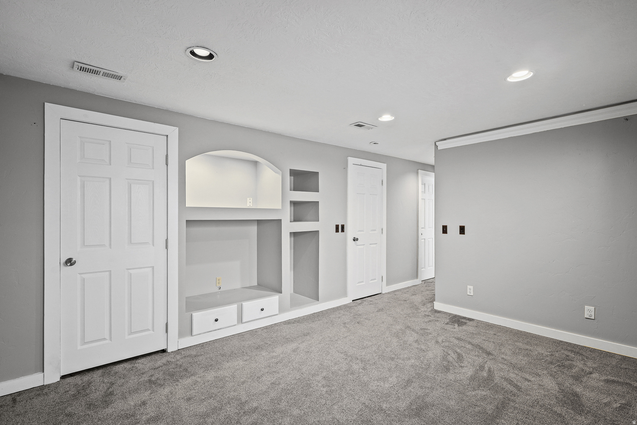 OVERLAKE ESTATES - Residential