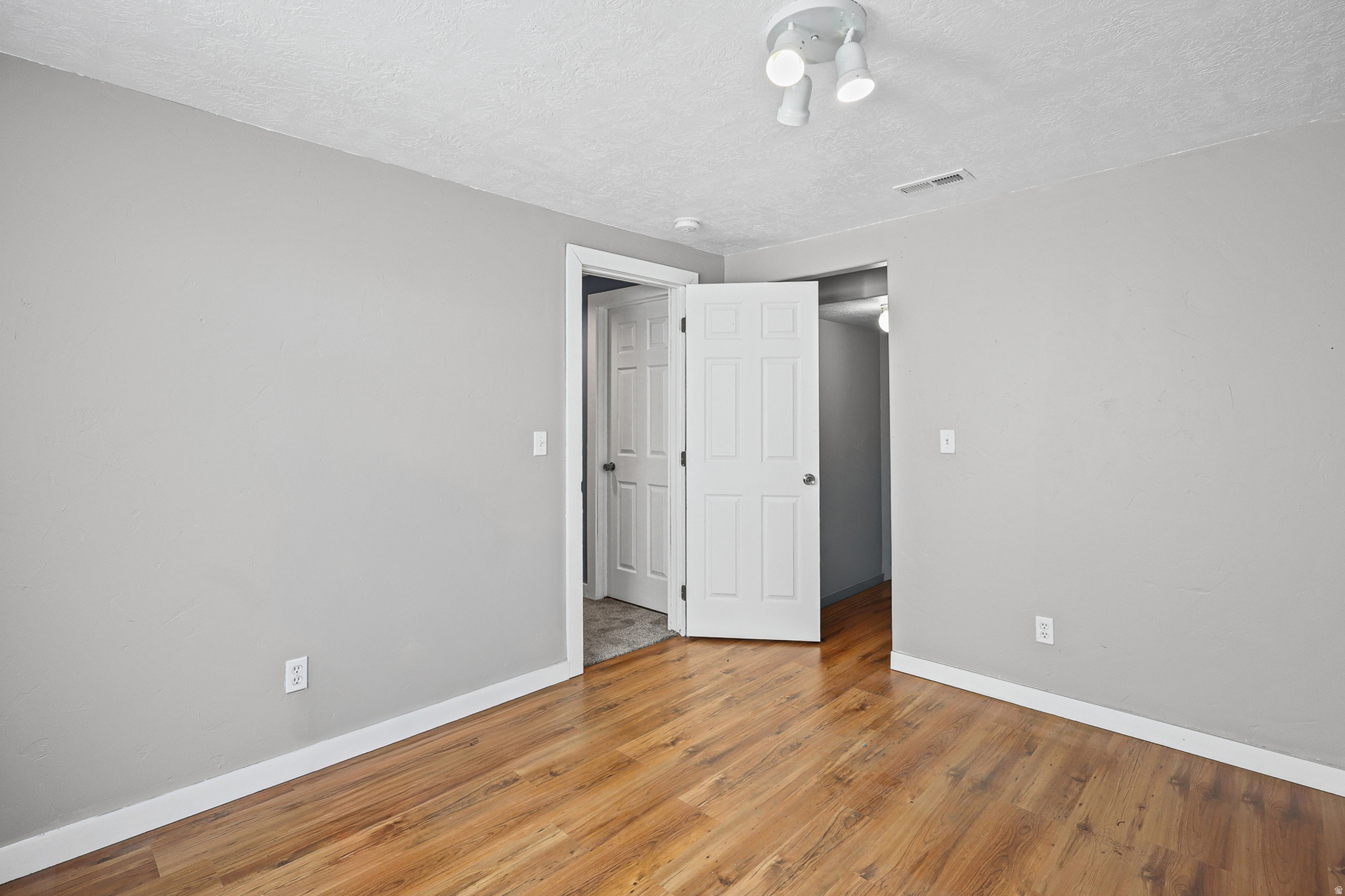 OVERLAKE ESTATES - Residential