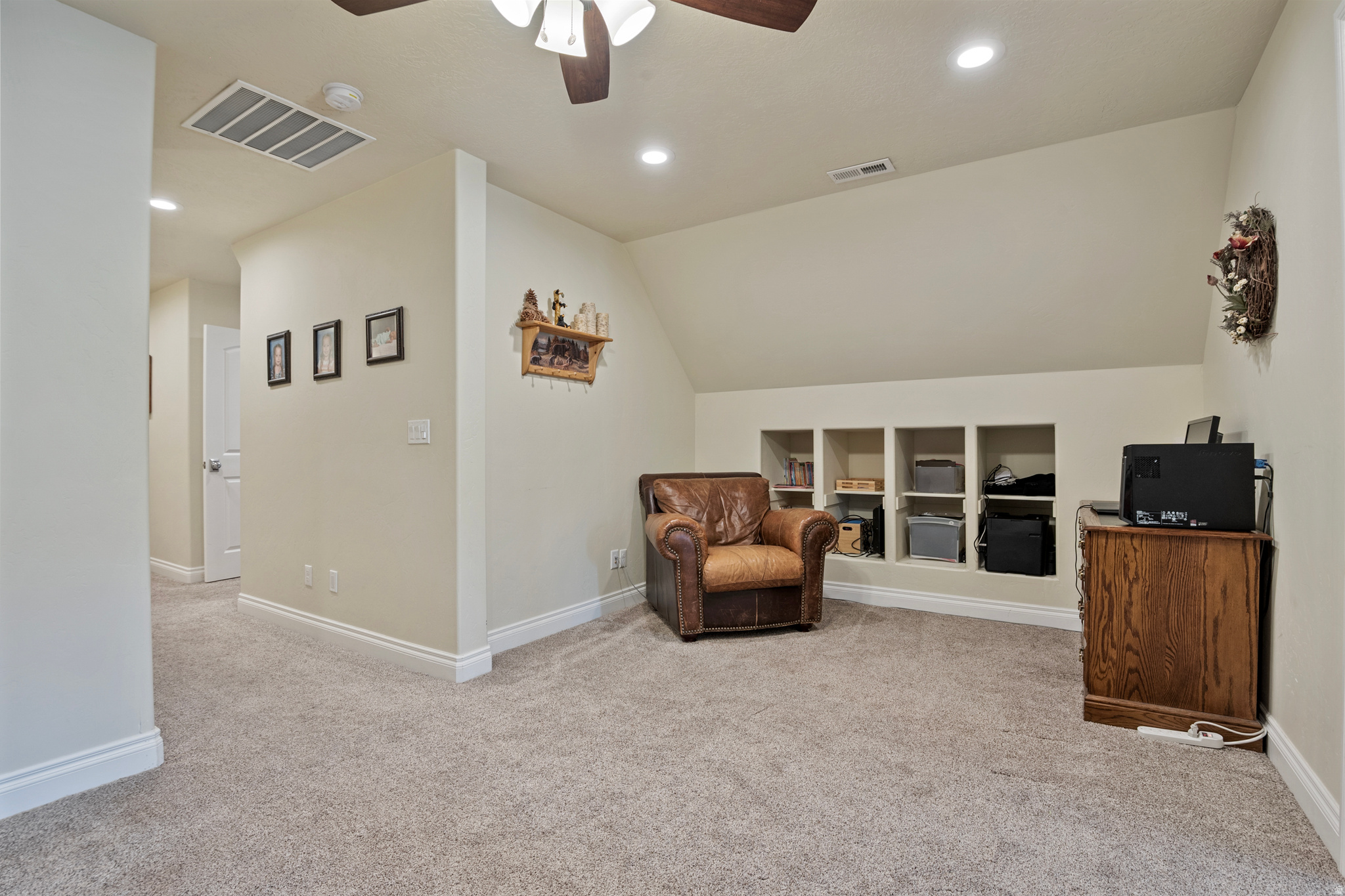 THREE FARM ESTATES - Residential