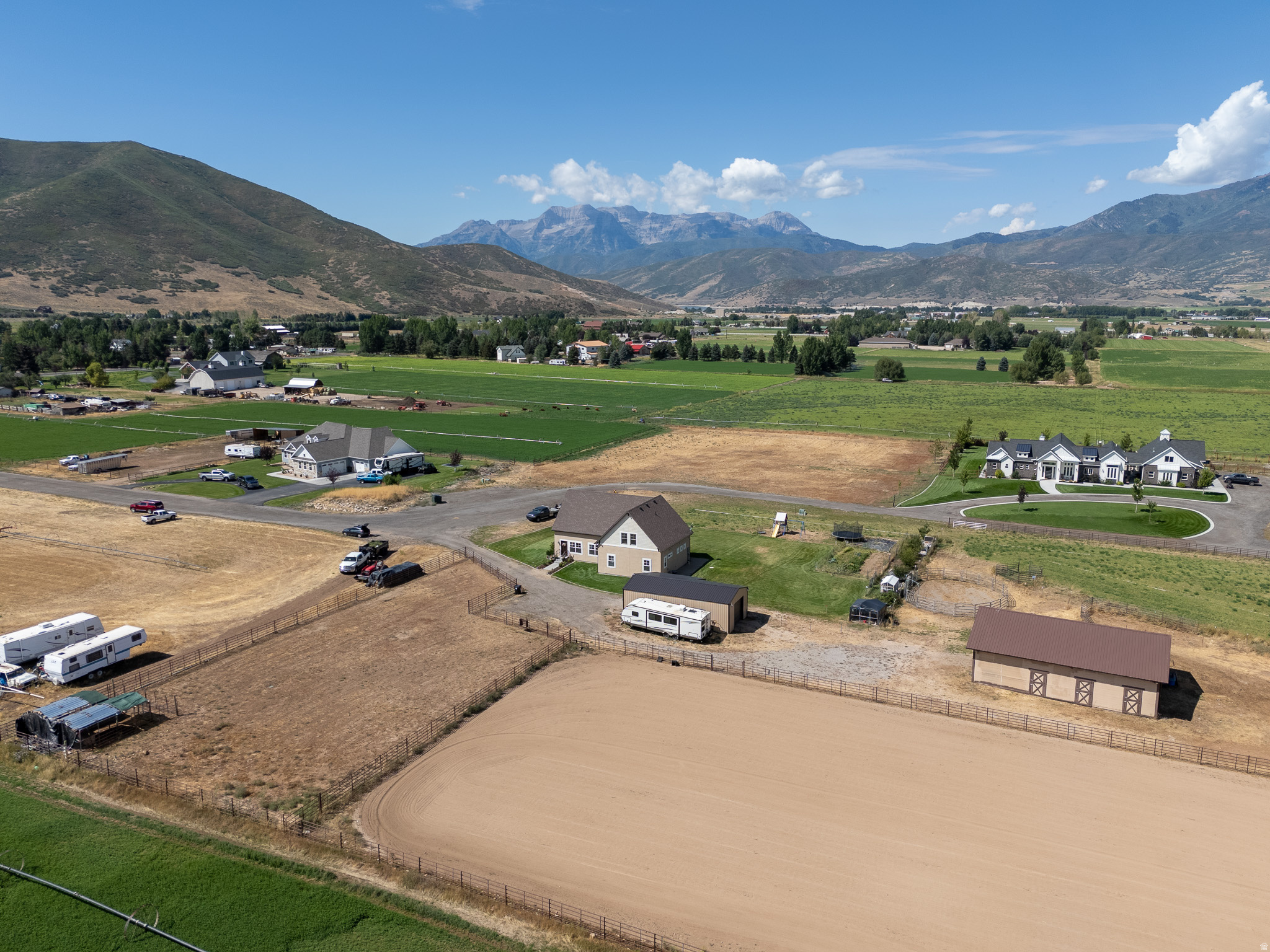 THREE FARM ESTATES - Residential