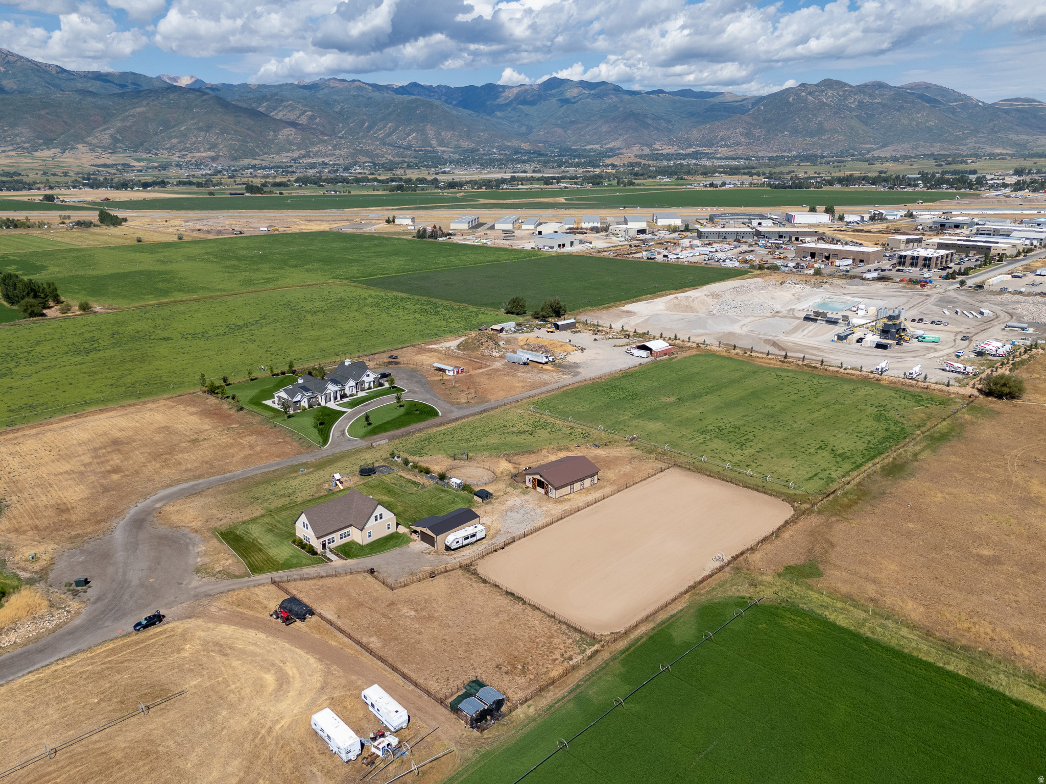 THREE FARM ESTATES - Residential