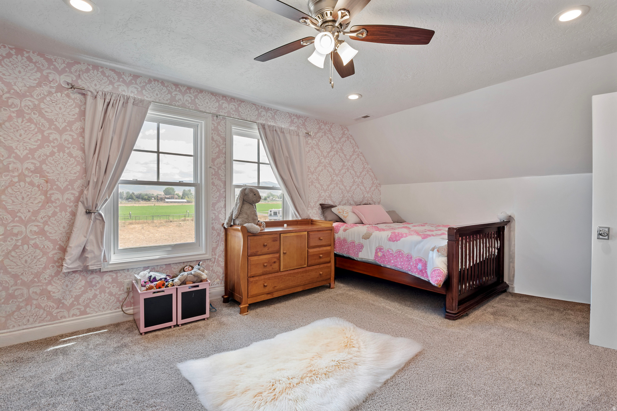 THREE FARM ESTATES - Residential