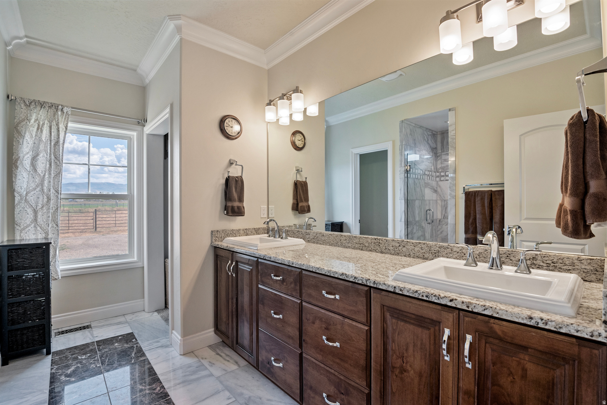 THREE FARM ESTATES - Residential