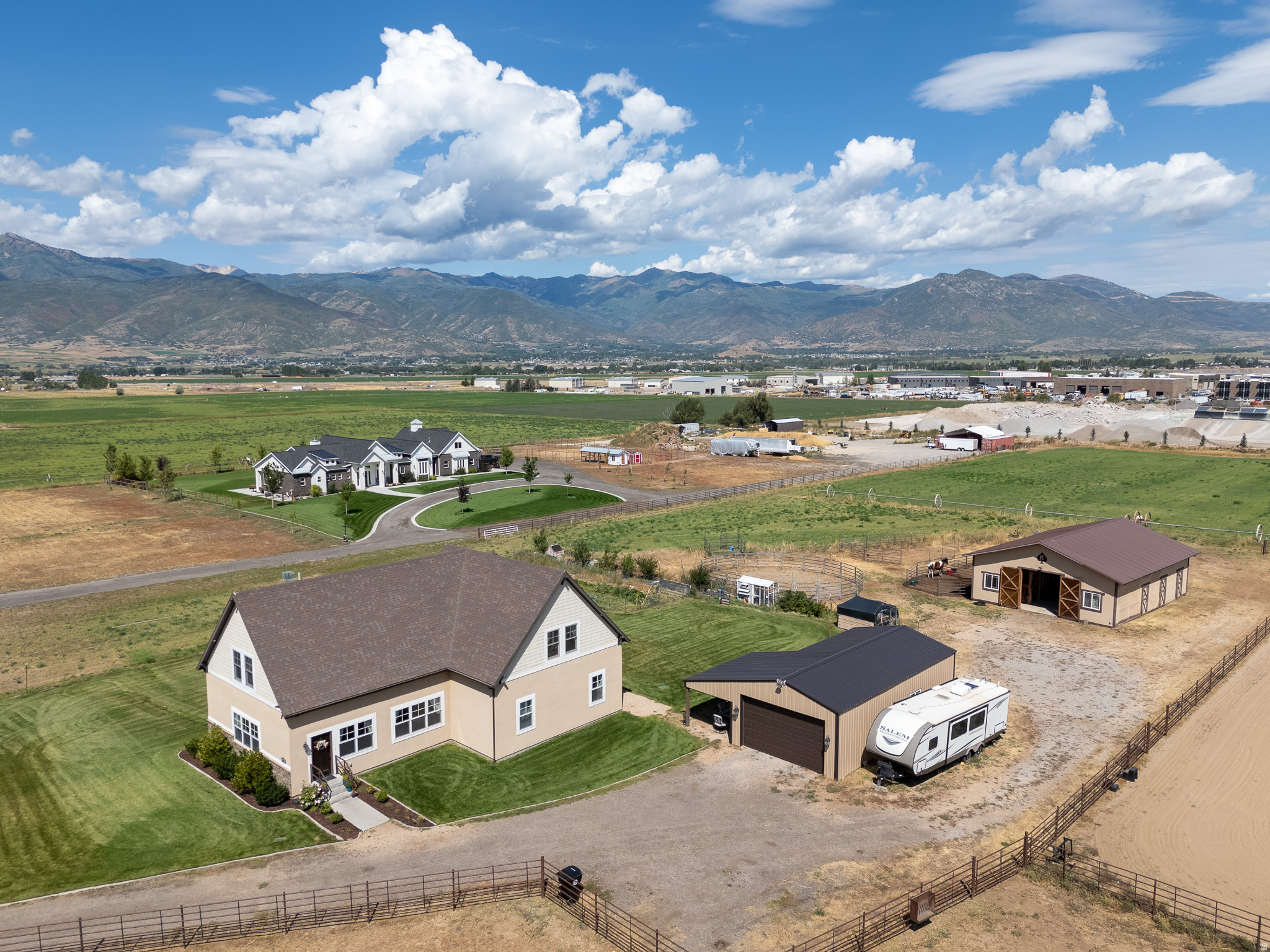 THREE FARM ESTATES - Residential