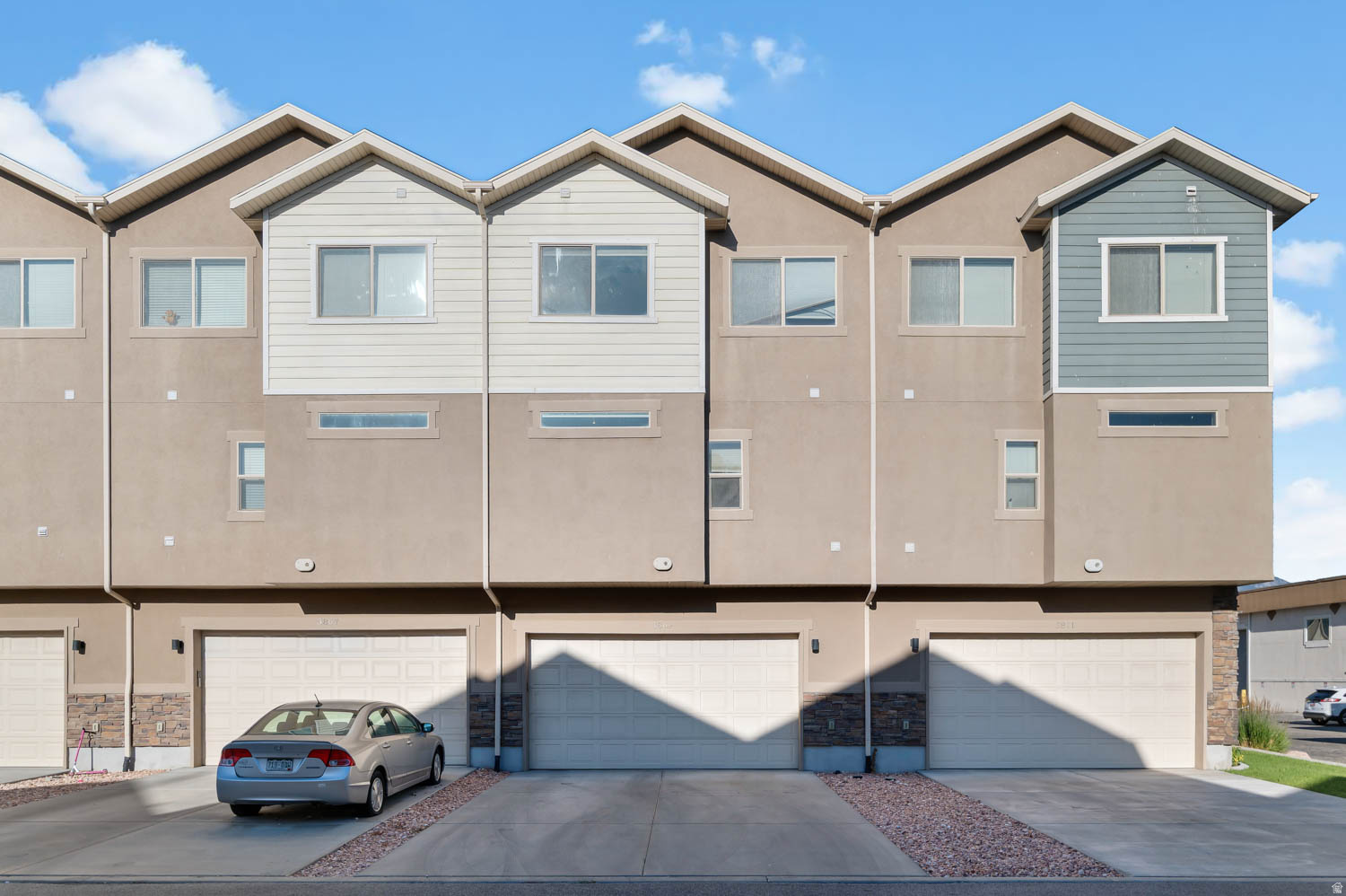 TRUONG TOWNHOMES - Residential