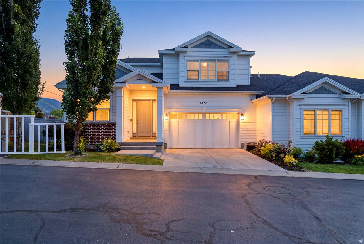 HAMPTONS - Residential