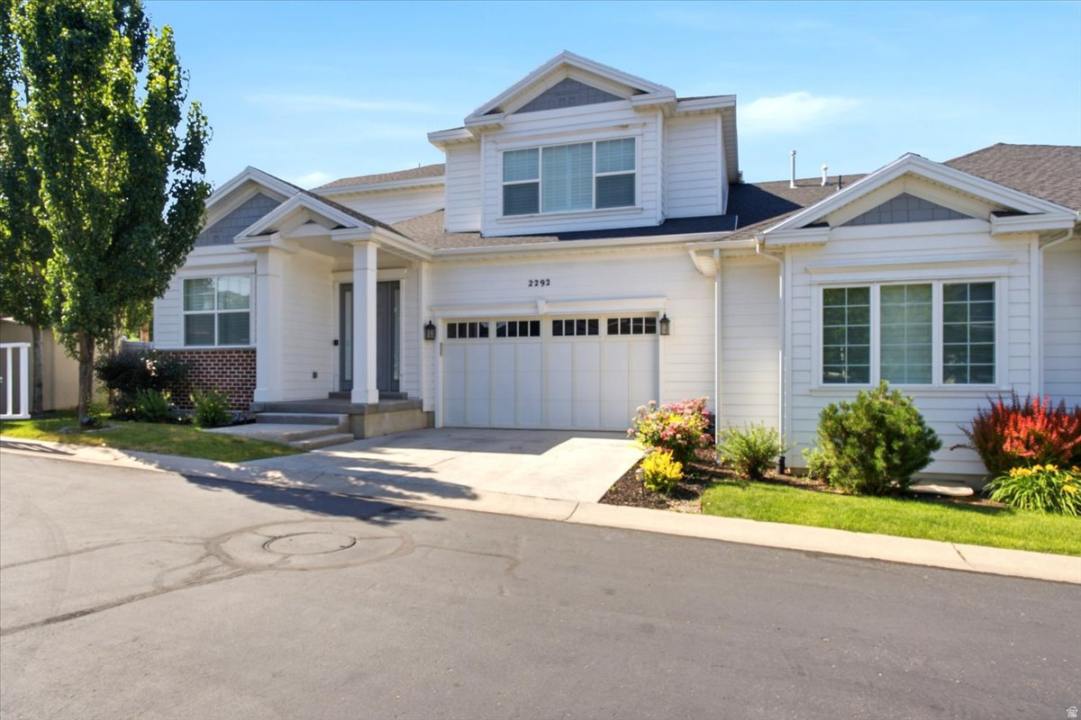 HAMPTONS - Residential