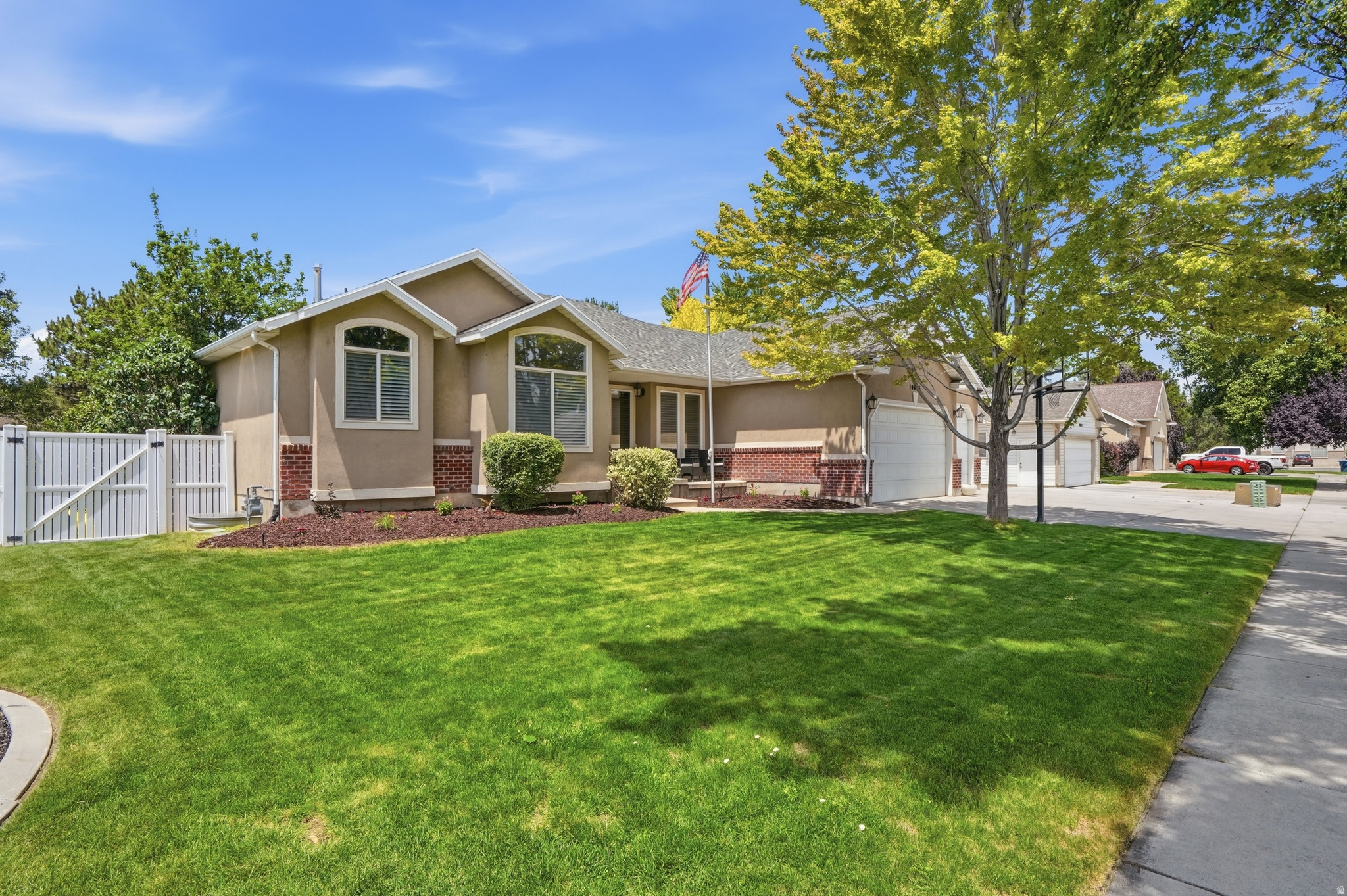 CLEAR CREEK - Residential