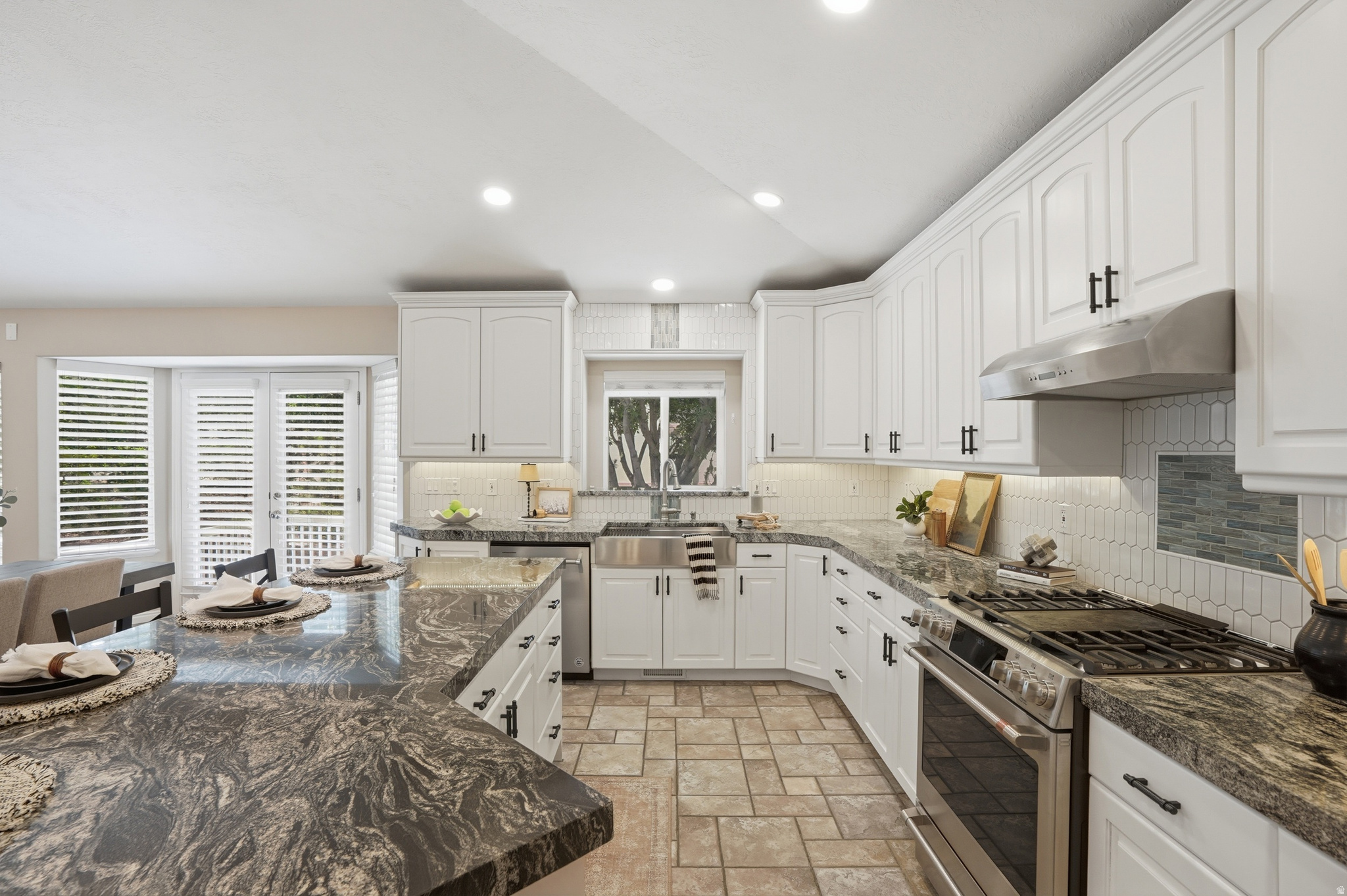 CLEAR CREEK - Residential