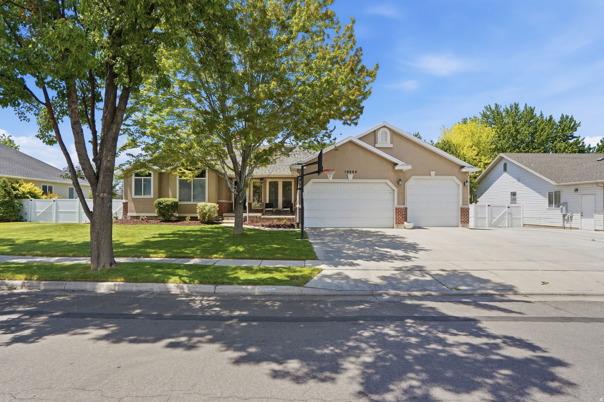 CLEAR CREEK - Residential