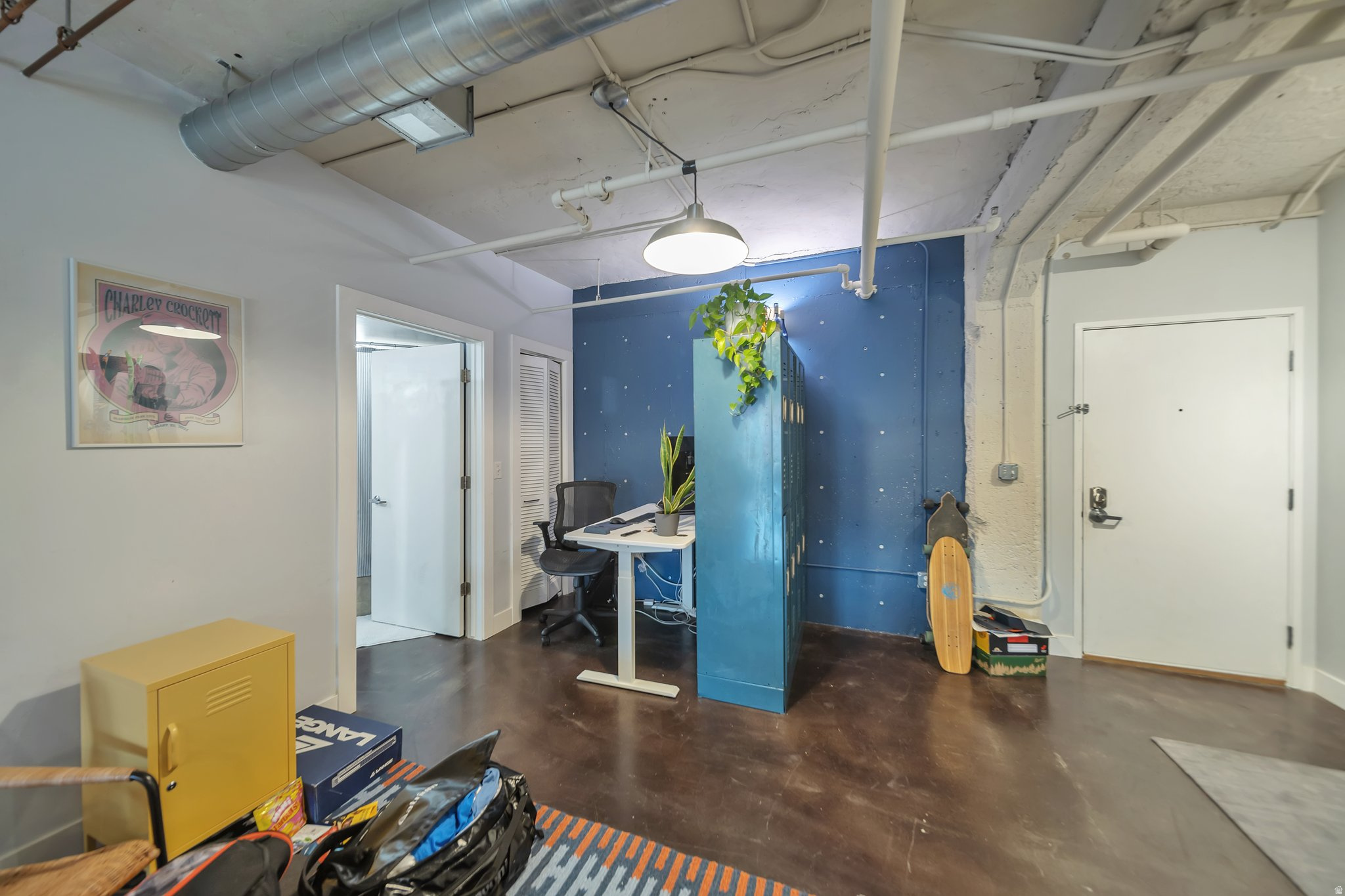 Don't miss your chance to own this charming Westgate Lofts unit in the heart of Salt Lake City's Historic Warehouse District. This unit is on the 4th floor and offers easy access to everything downtown SLC has to offer including walkability to the public transportation, Delta Center (Home of the Jazz & Mammoth), restaurants, nightlife, shopping, parks, and much more.