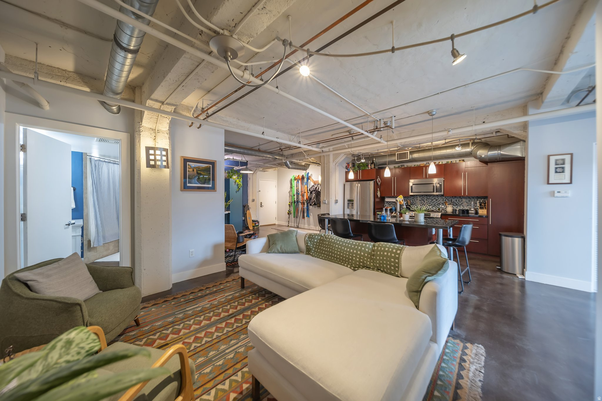 WESTGATE LOFTS - Residential