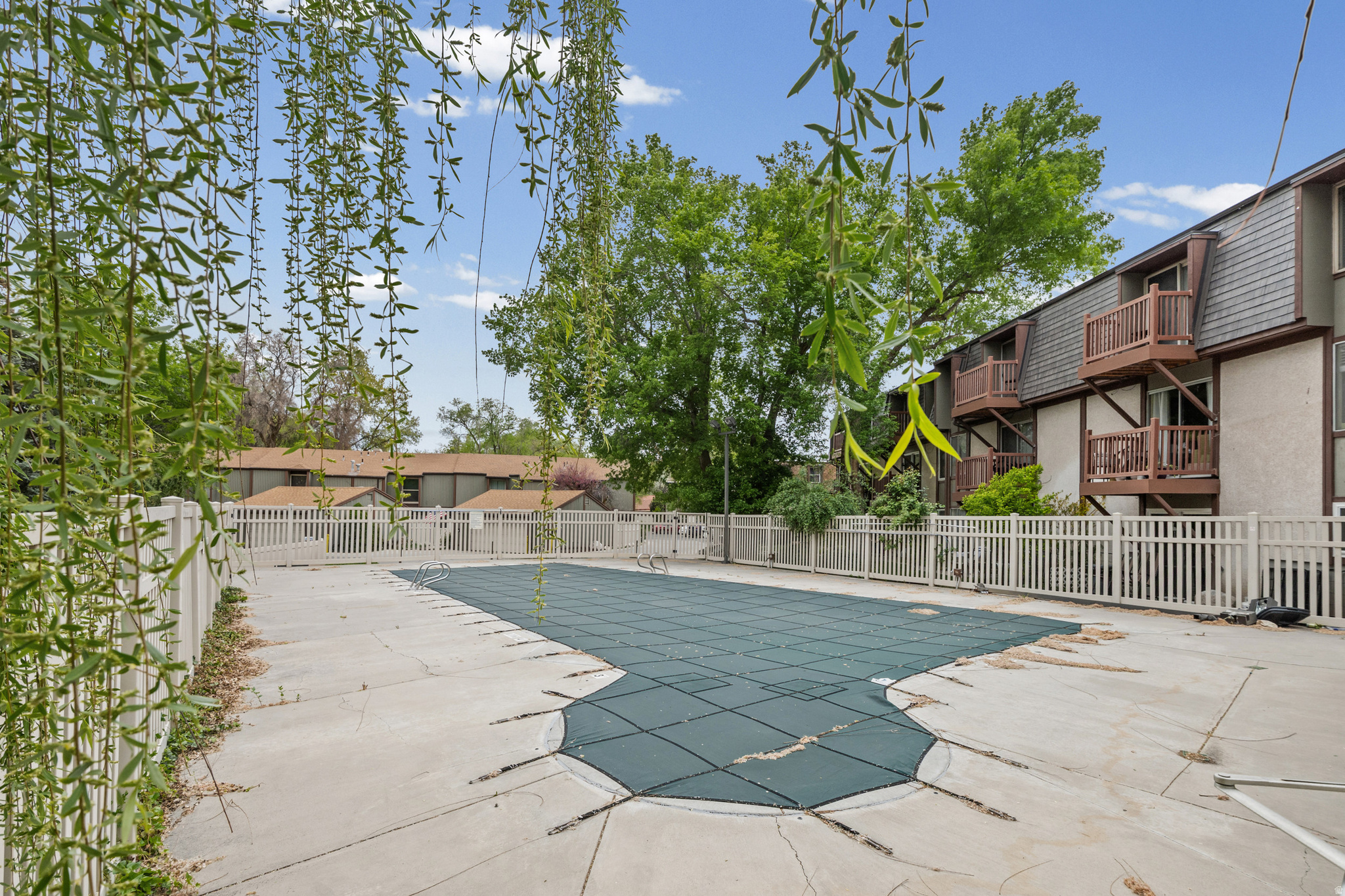 WILLOWS CONDM - Residential