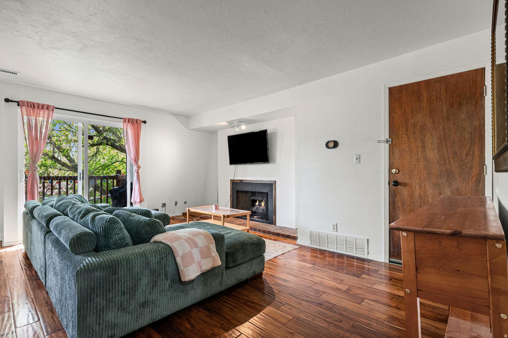 WILLOWS CONDM - Residential