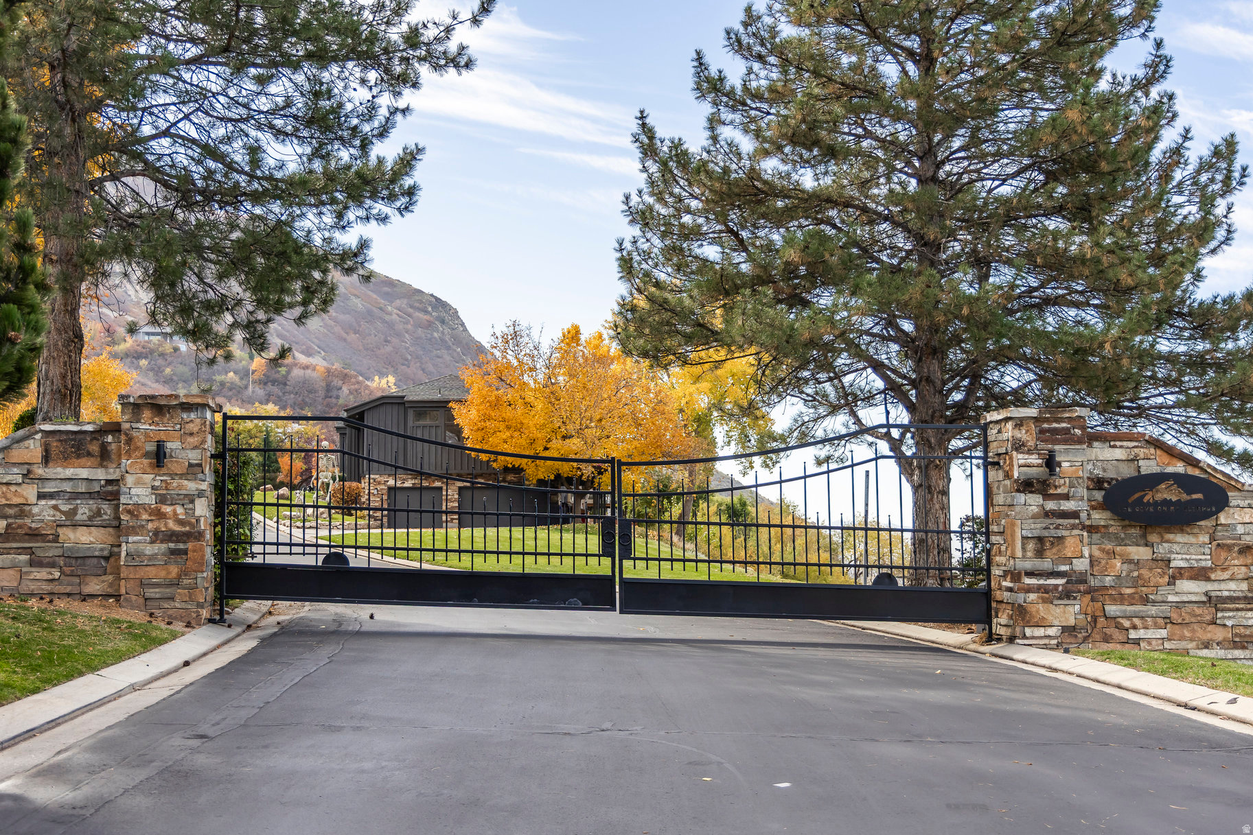 COVE MT OLYMPUS - Residential