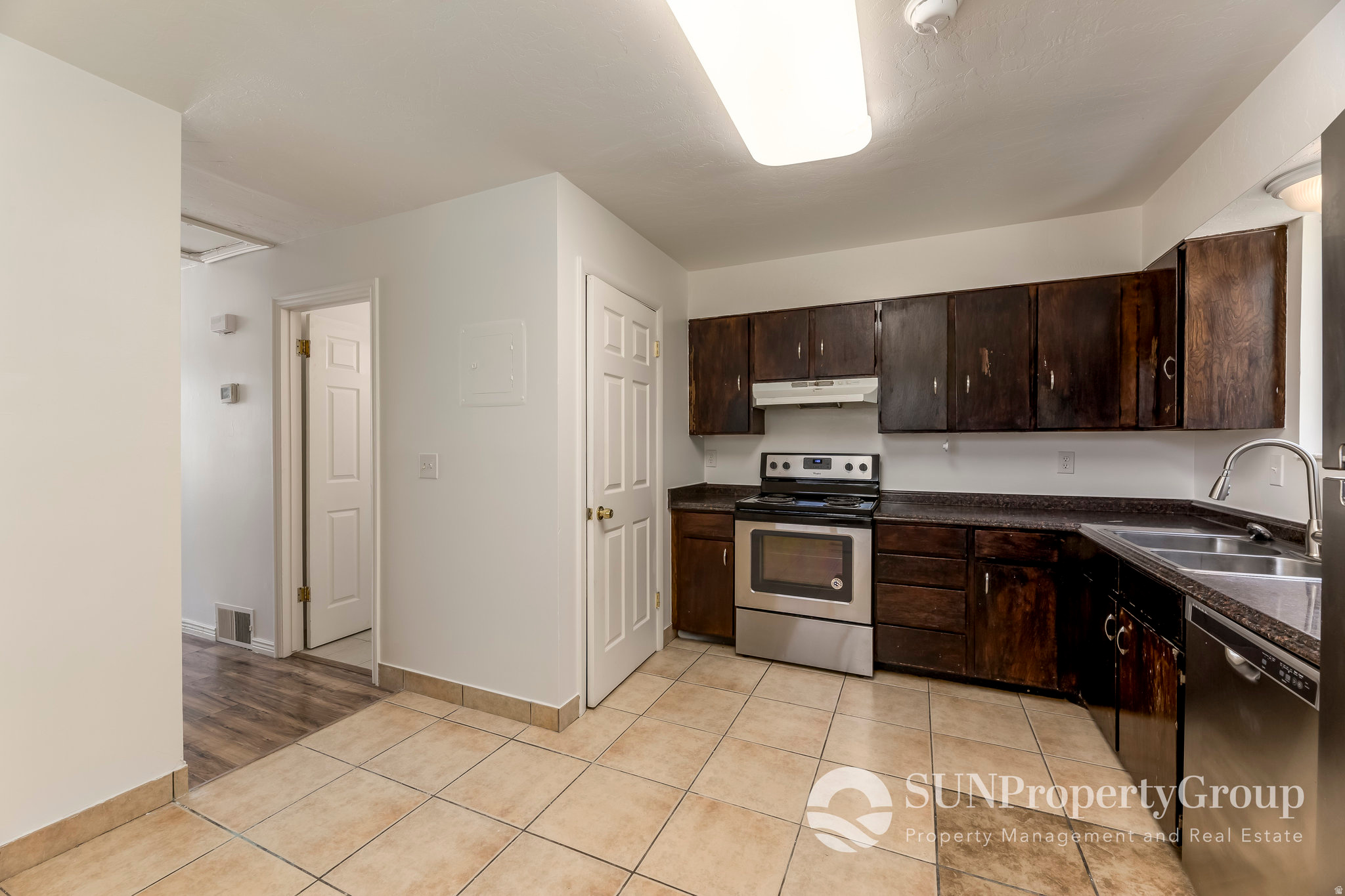 HUNTER VILLAGE - Residential