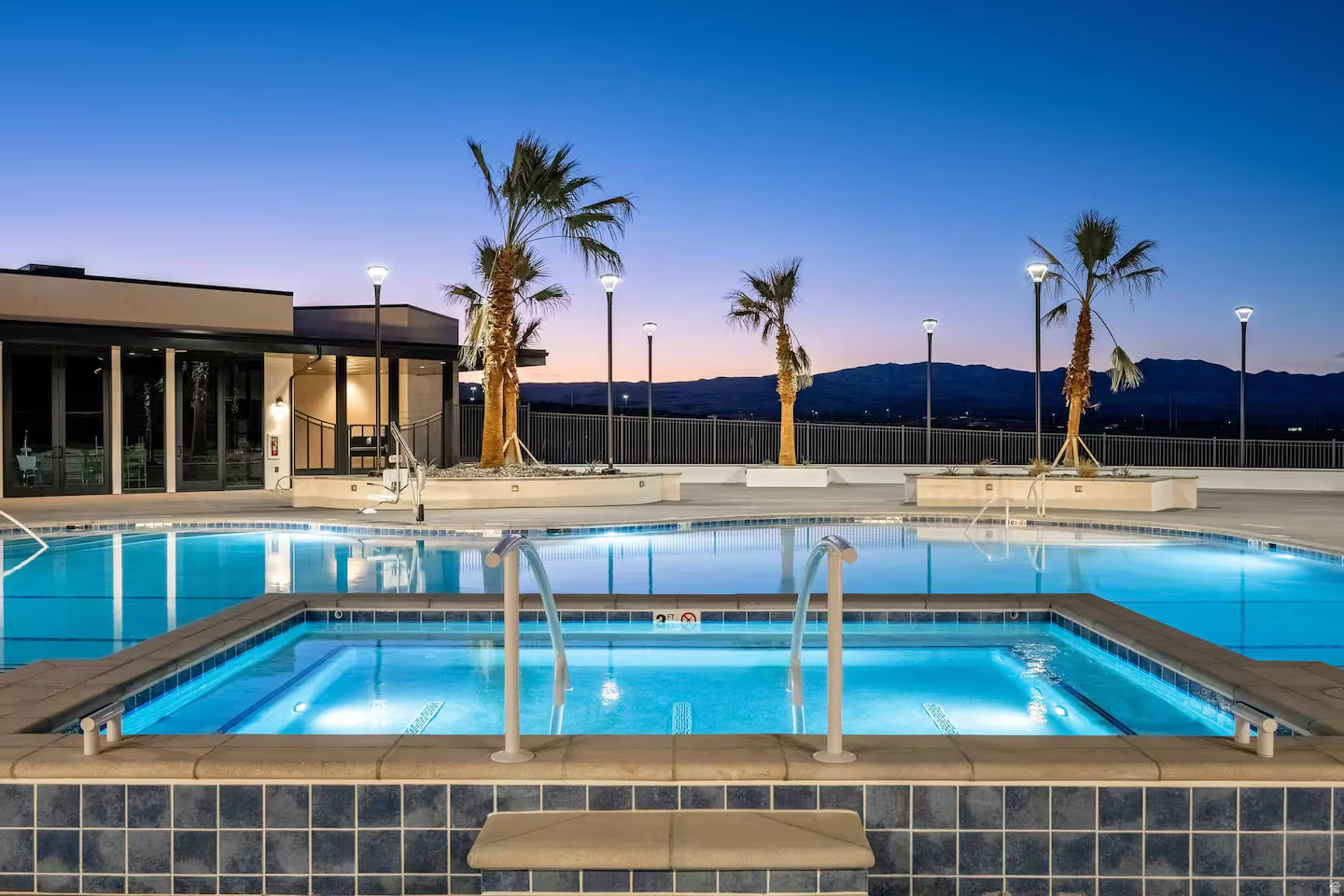 DESERT COLOR SKYLINE CONDOMINIUM PLAT 2 - Residential