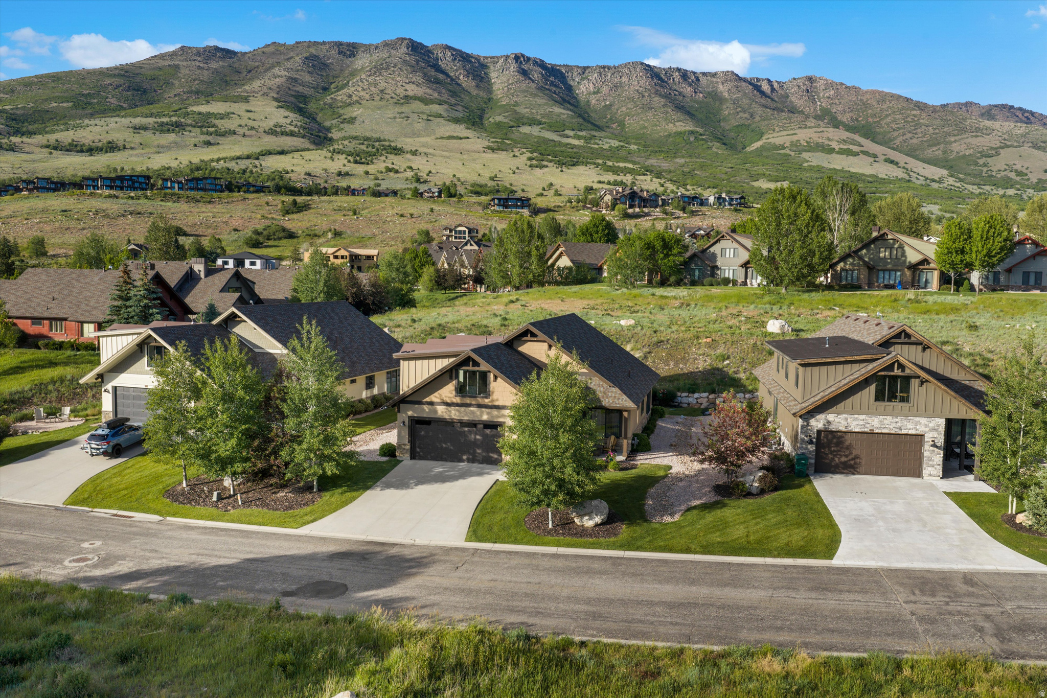 TRAPPERS RIDGE - Residential