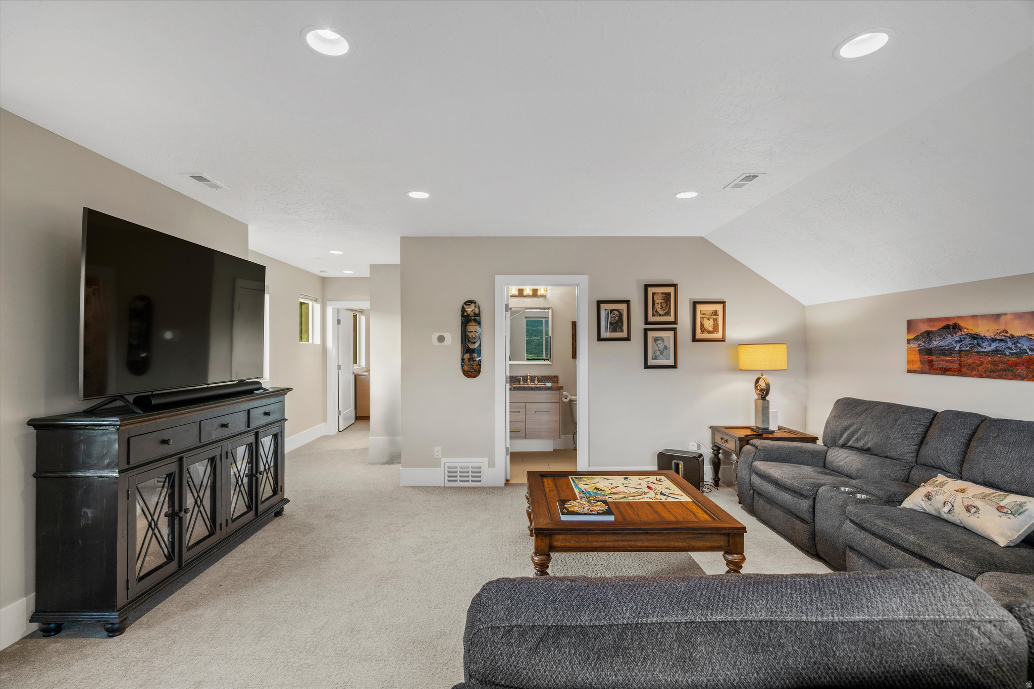 TRAPPERS RIDGE - Residential