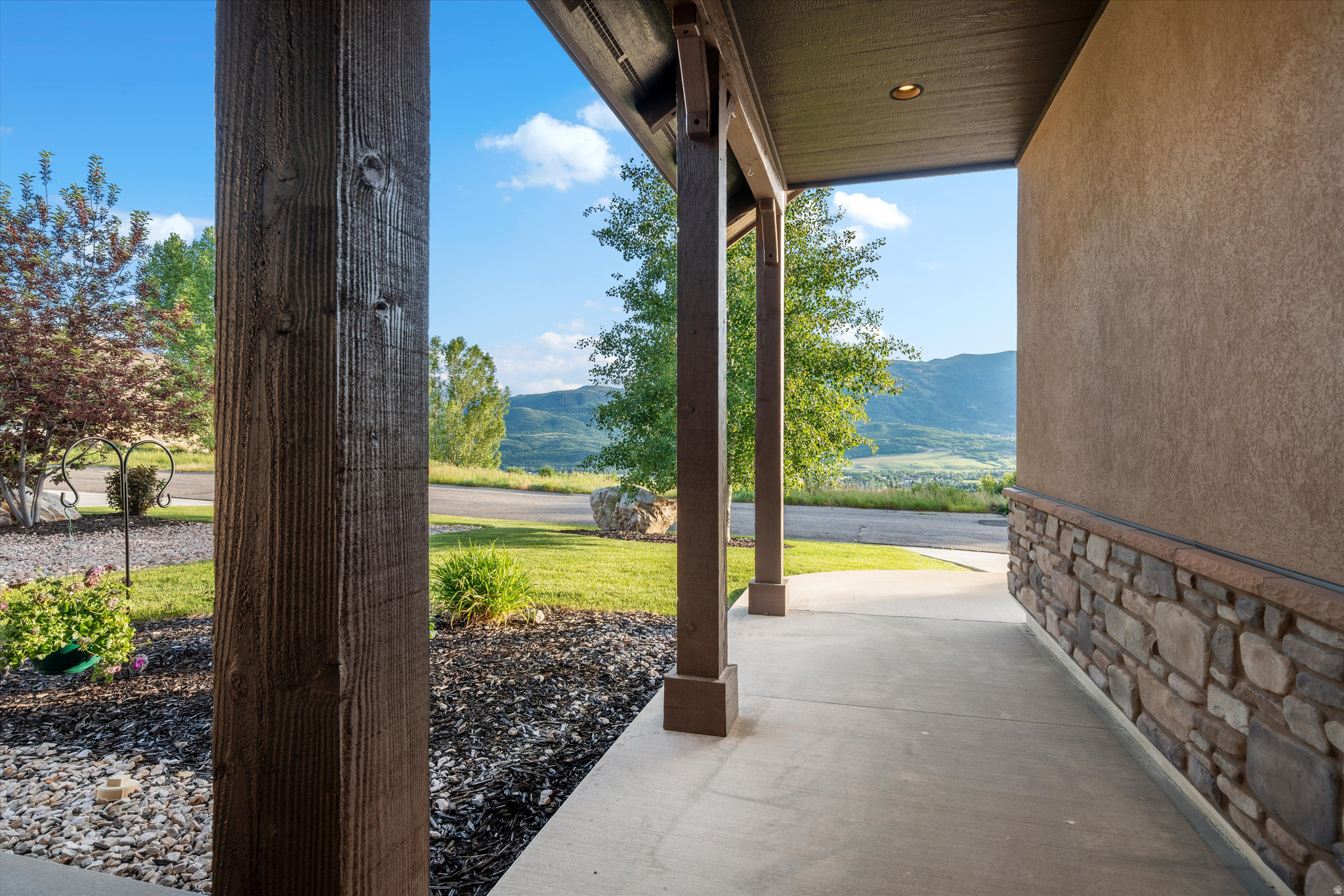 TRAPPERS RIDGE - Residential