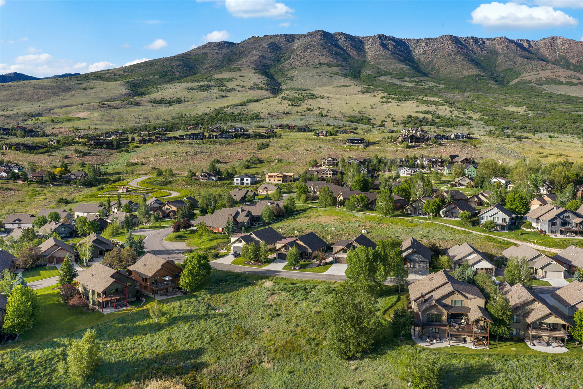 TRAPPERS RIDGE - Residential
