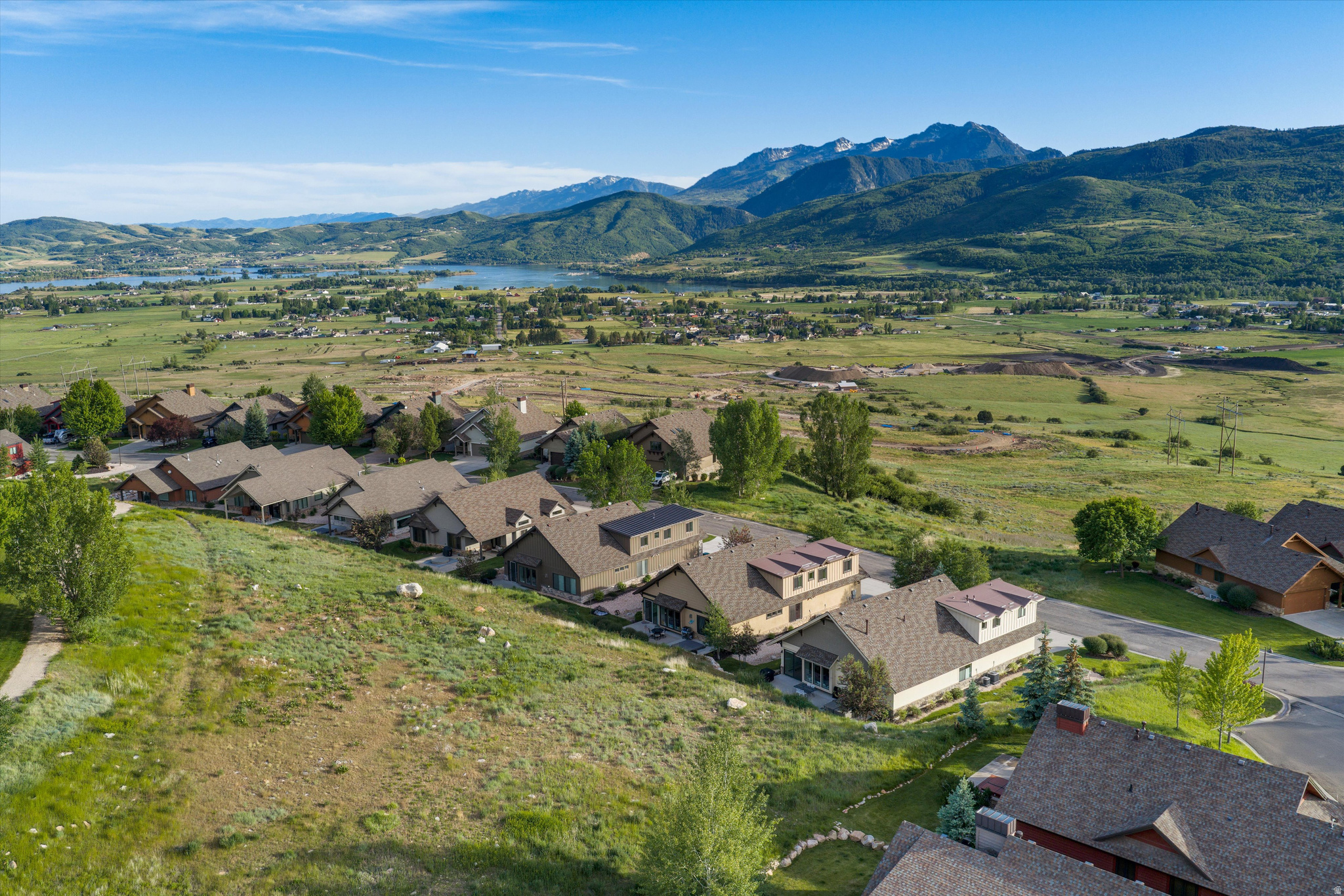 TRAPPERS RIDGE - Residential